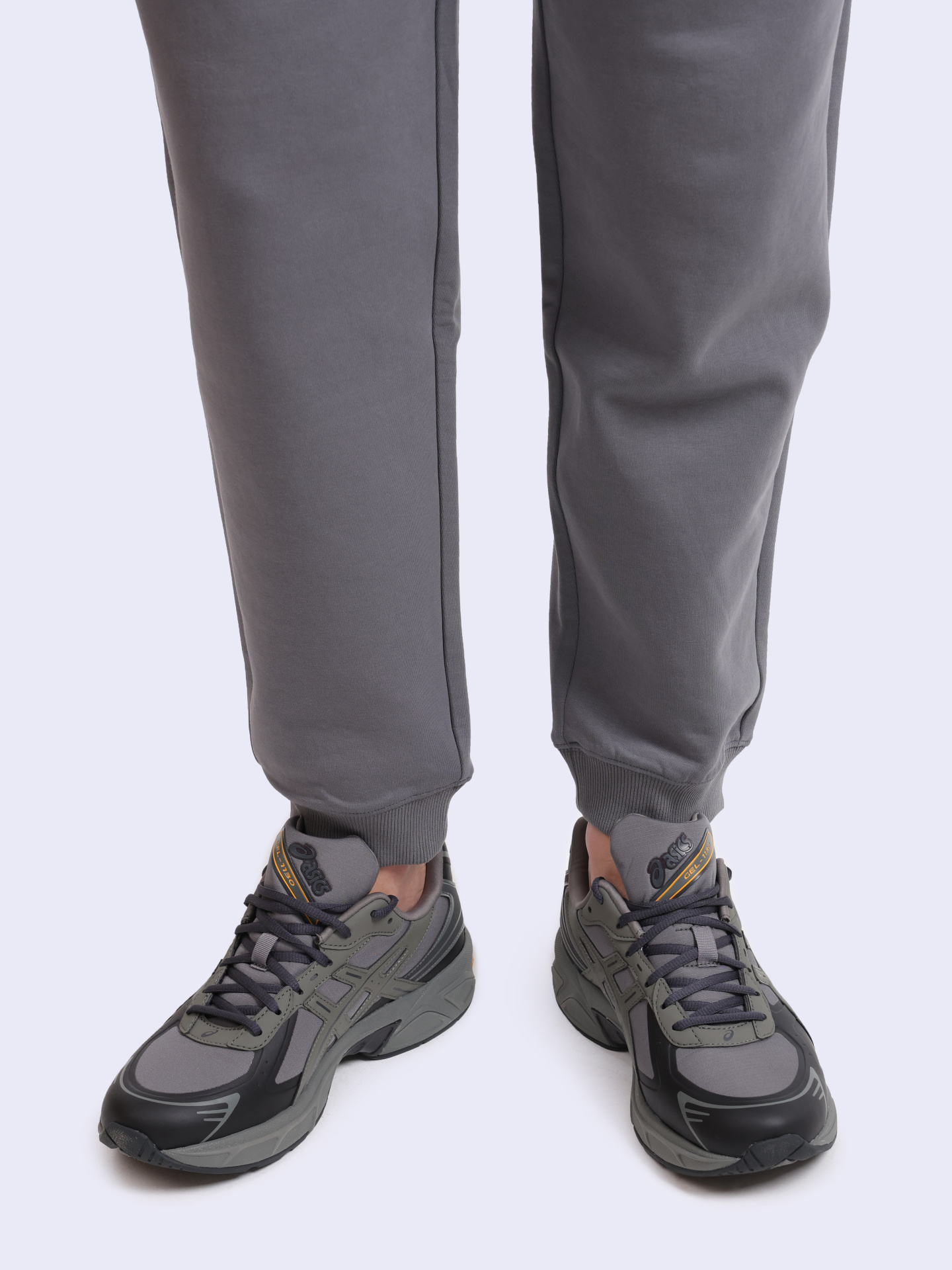 Кроссовки Asics 1203A413 022 серые мужские с контрастными вставками — купить в интернет-магазине Verdistore