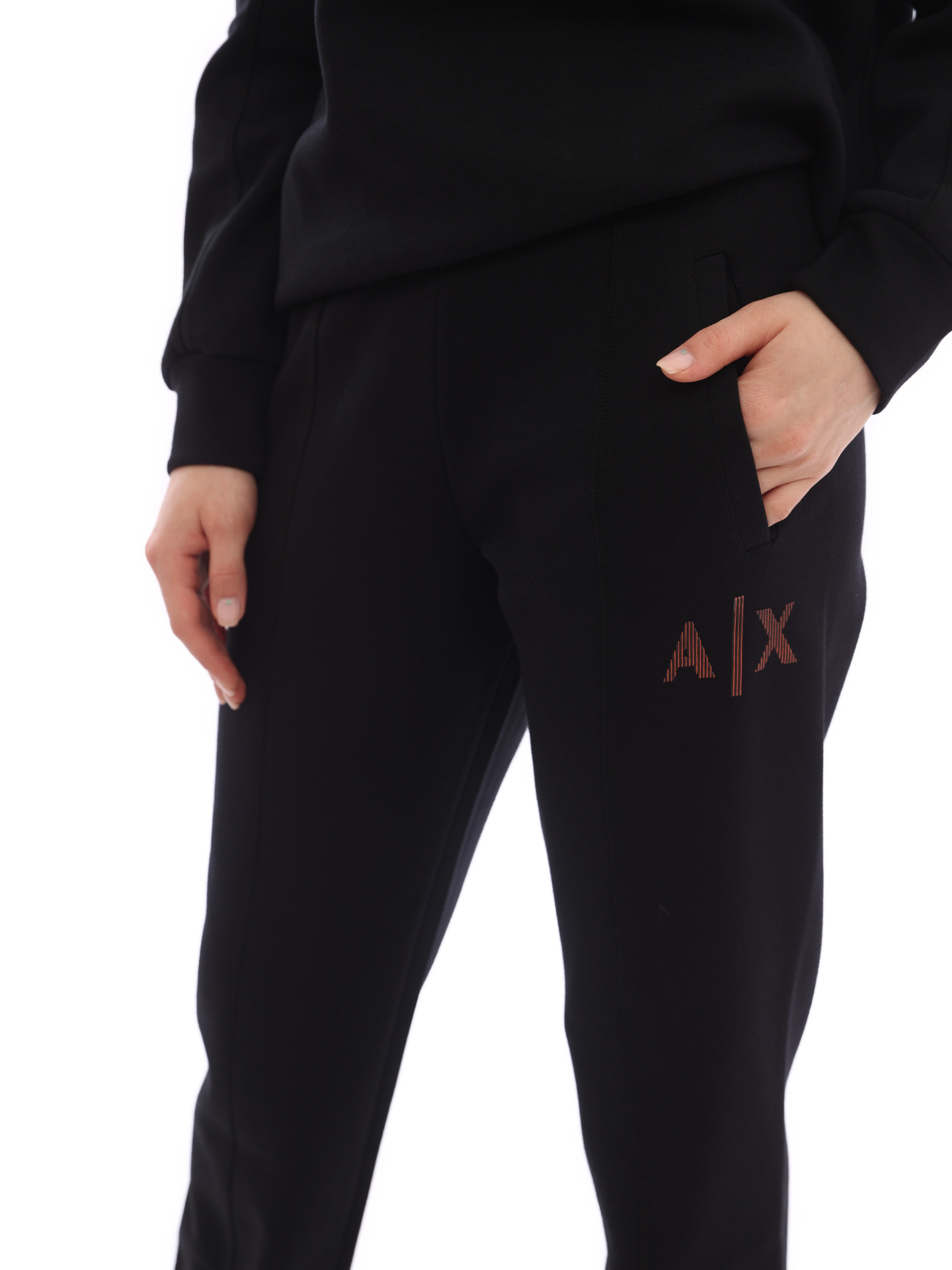 Брюки спортивные Armani Exchange 3LYP79 YJ9UZ 1200 черные женские со стрелками — купить в интернет-магазине Verdistore