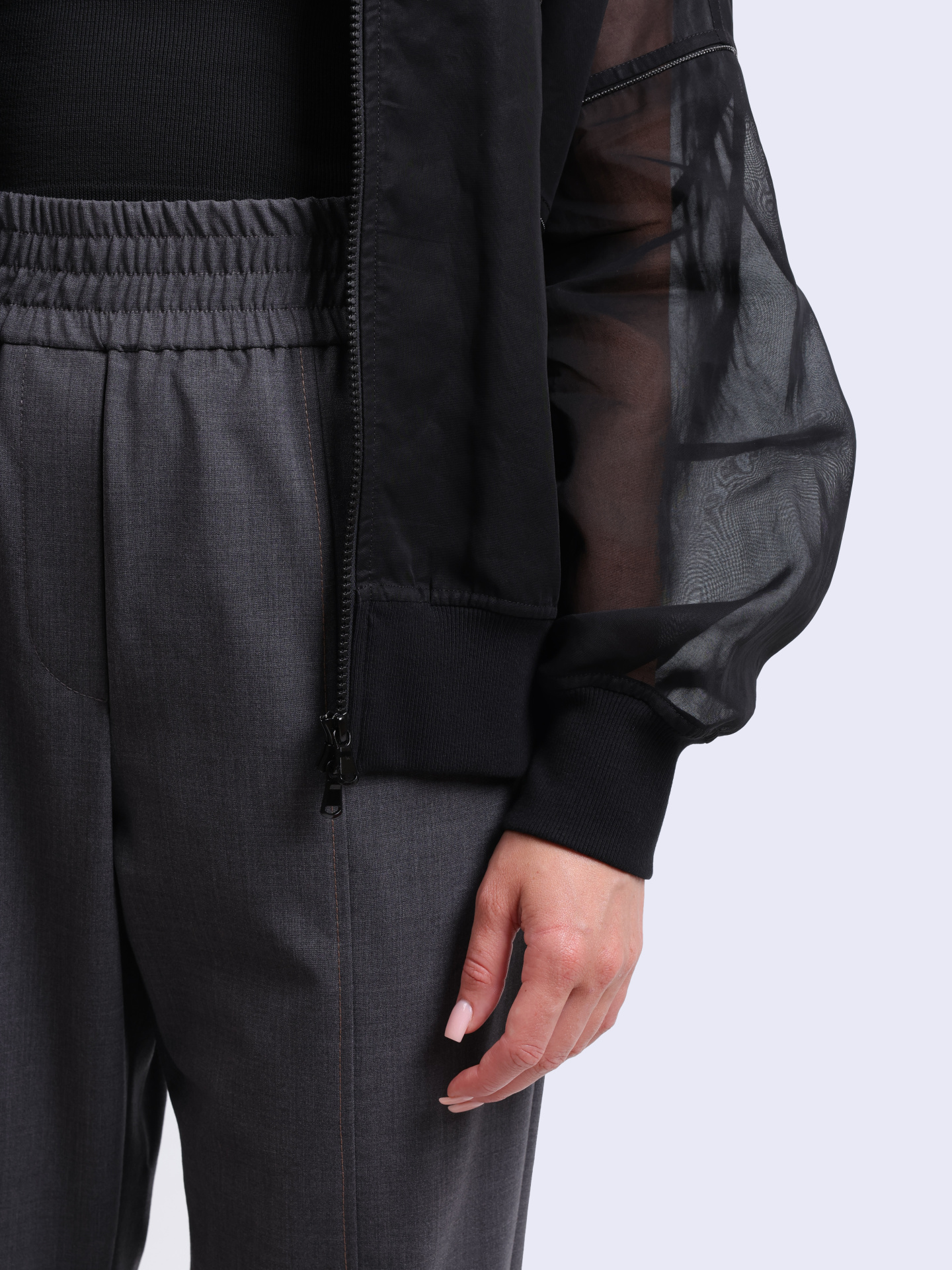 Брюки Brunello Cucinelli M0W07P8108 C4078 серые женские на резинке — купить в интернет-магазине Verdistore