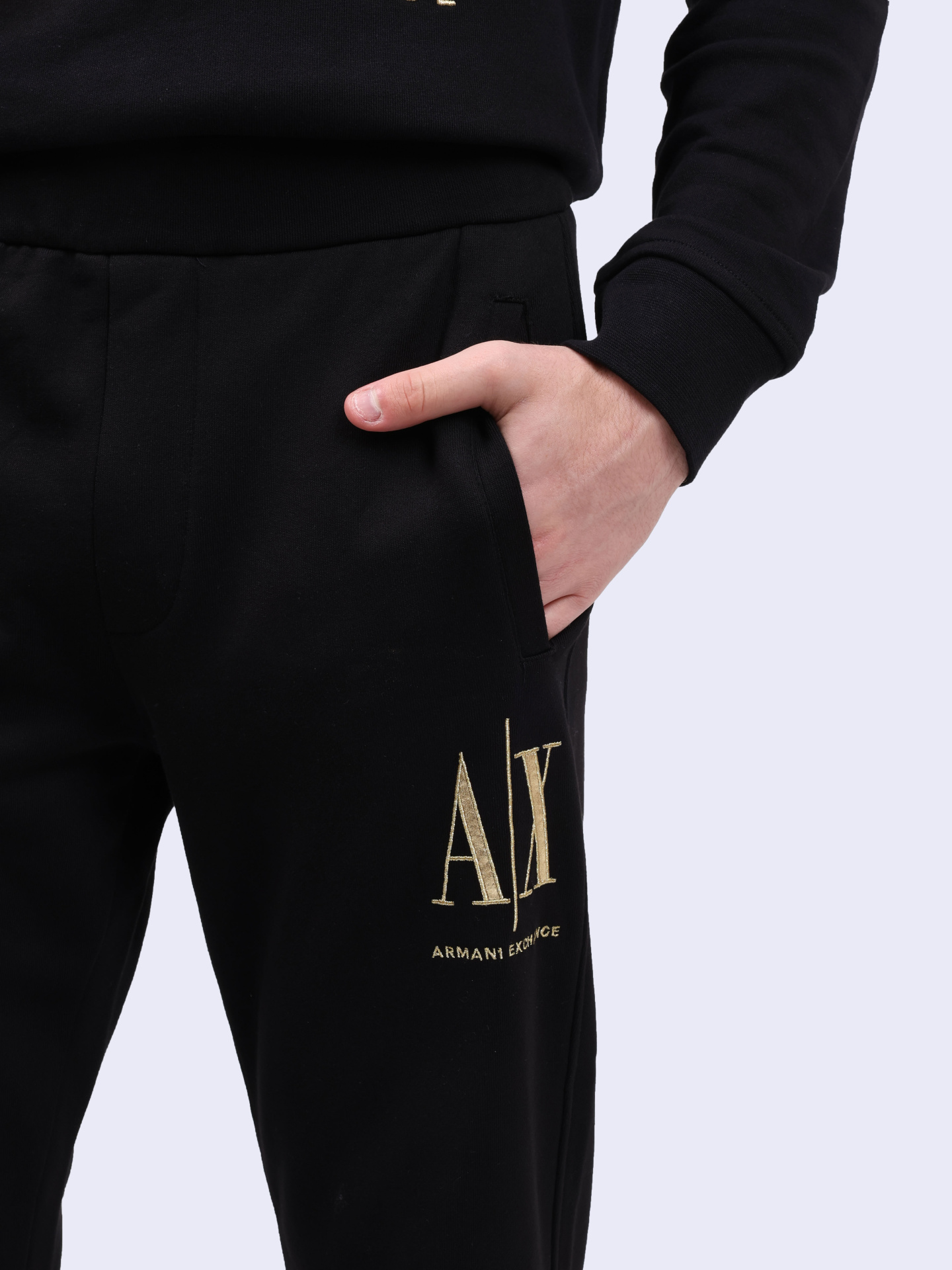 Брюки спортивные Armani Exchange 8NZPPQ ZJ1ZZ 1200 черные мужские — купить в интернет-магазине Verdistore