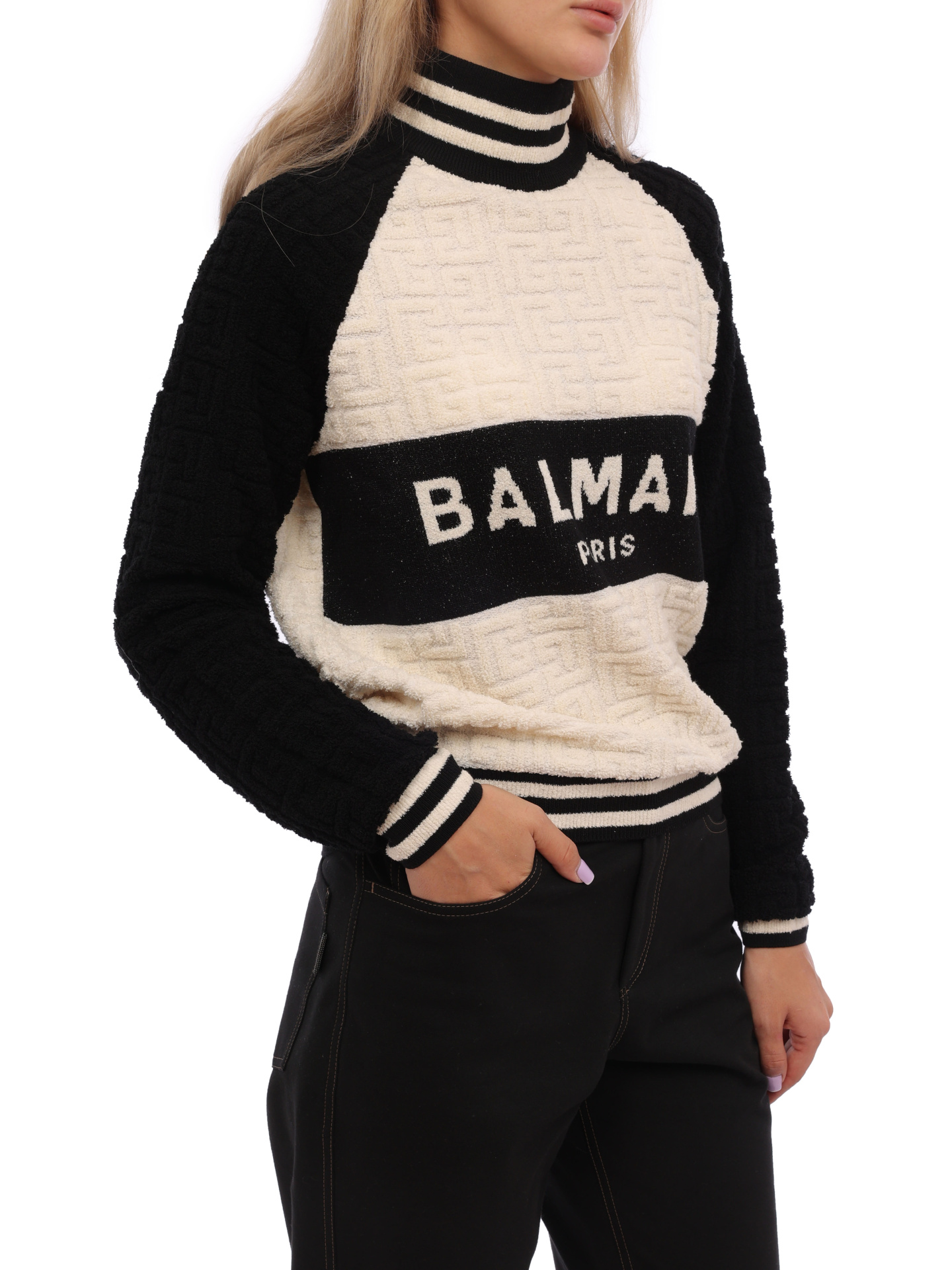 Свитер Balmain BF1KF001KE95 GKP трикотажный женский с логотипом — купить в интернет-магазине Verdistore