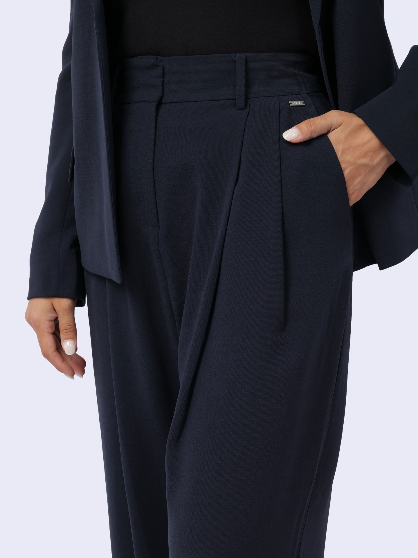 Брюки Armani Exchange 3DYP05 YN9JZ 1593 темно-синие женские — купить в интернет-магазине Verdistore