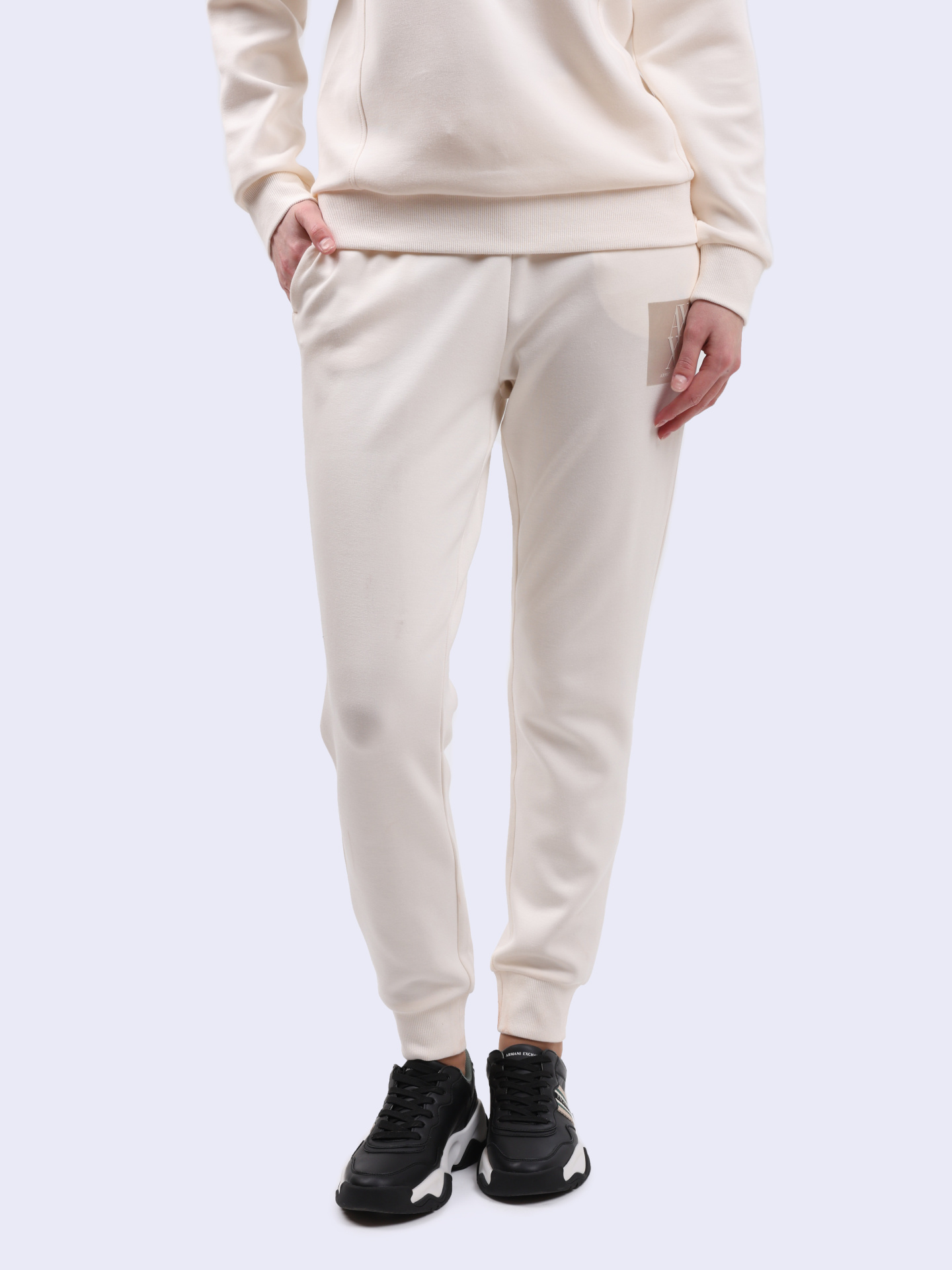 картинка Брюки спортивные Armani Exchange 6DYP79 YJEGZ 1130 молочные женские от магазина Verdistore