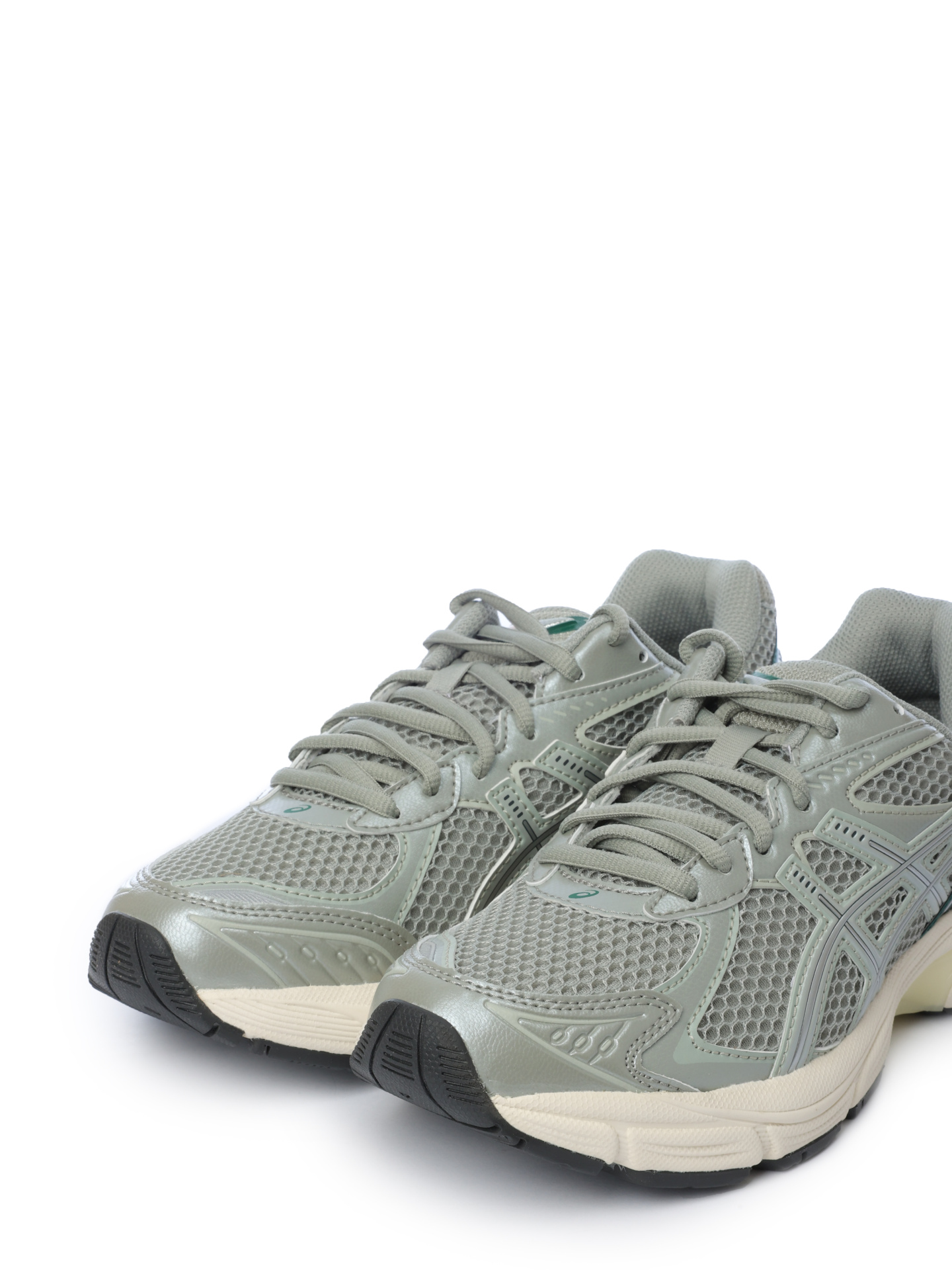 Кроссовки Asics 1203A275 022 серые женские с сетчатыми вставками — купить в интернет-магазине Verdistore