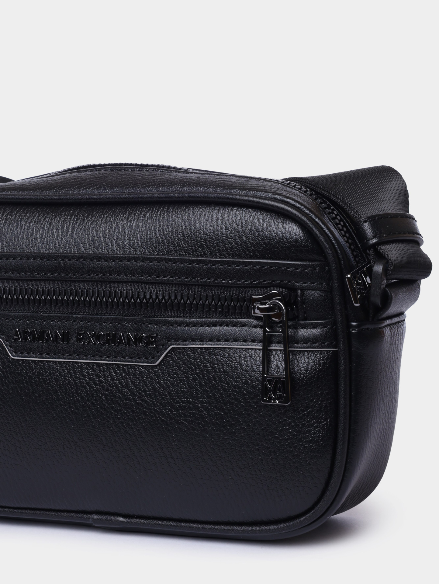 Сумка Armani Exchange XM001601 AF17205 MC105 черная мужская — купить в интернет-магазине Verdistore