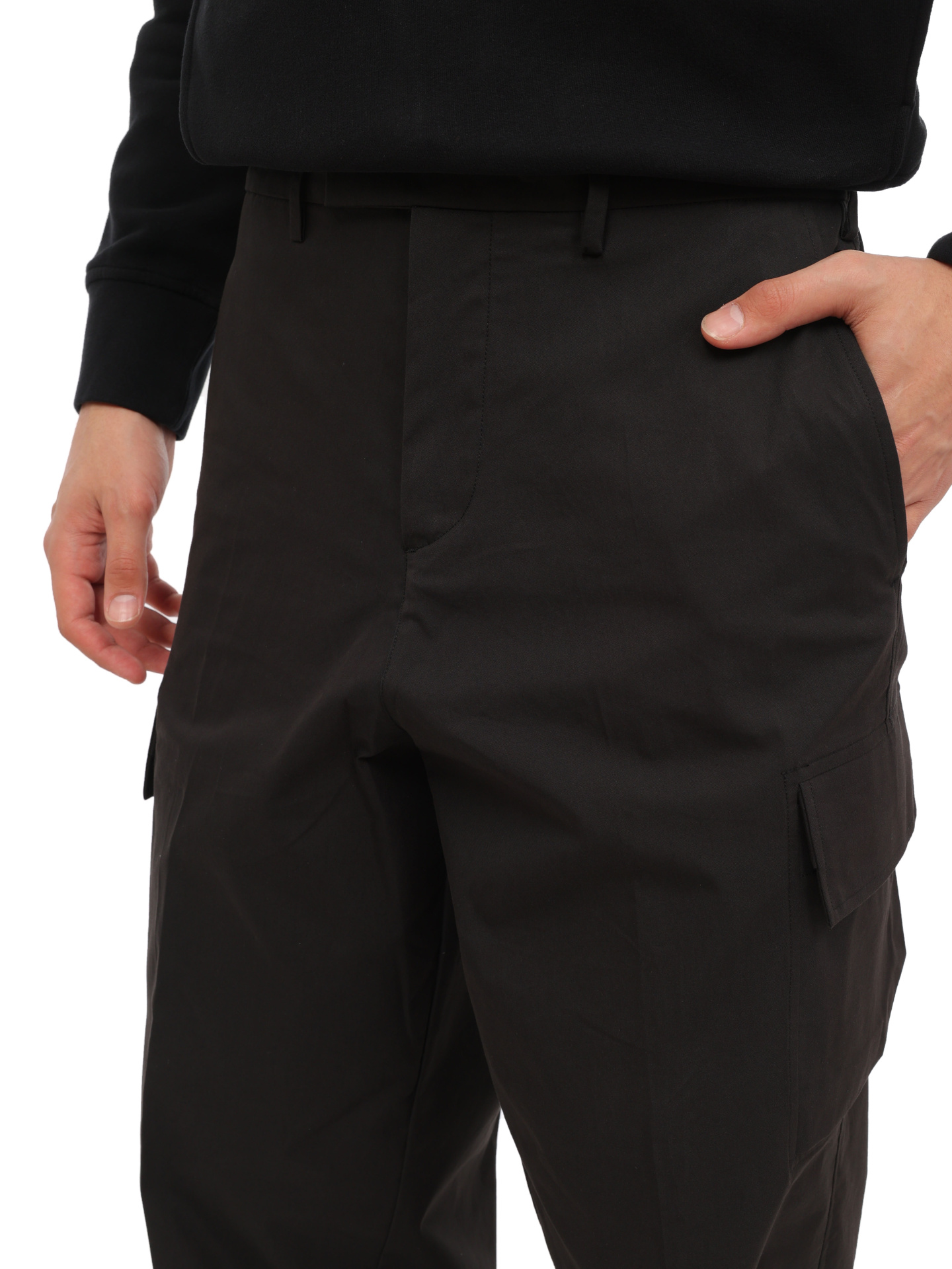 Брюки темно-серые из легкой ткани с манжетами и нашитыми карманами по бокам — купить в интернет-магазине Verdistore