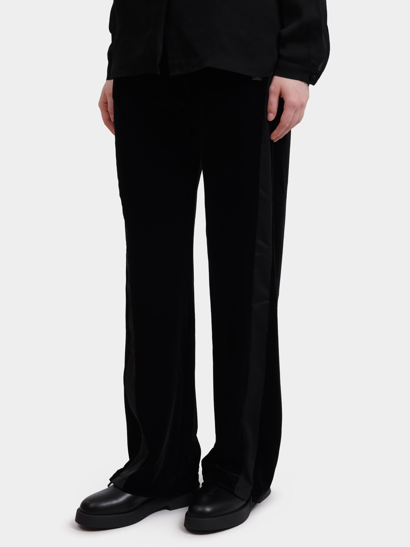 Брюки Armani Exchange XW000790 AF16147 UC001 бархатные женские — купить в интернет-магазине Verdistore