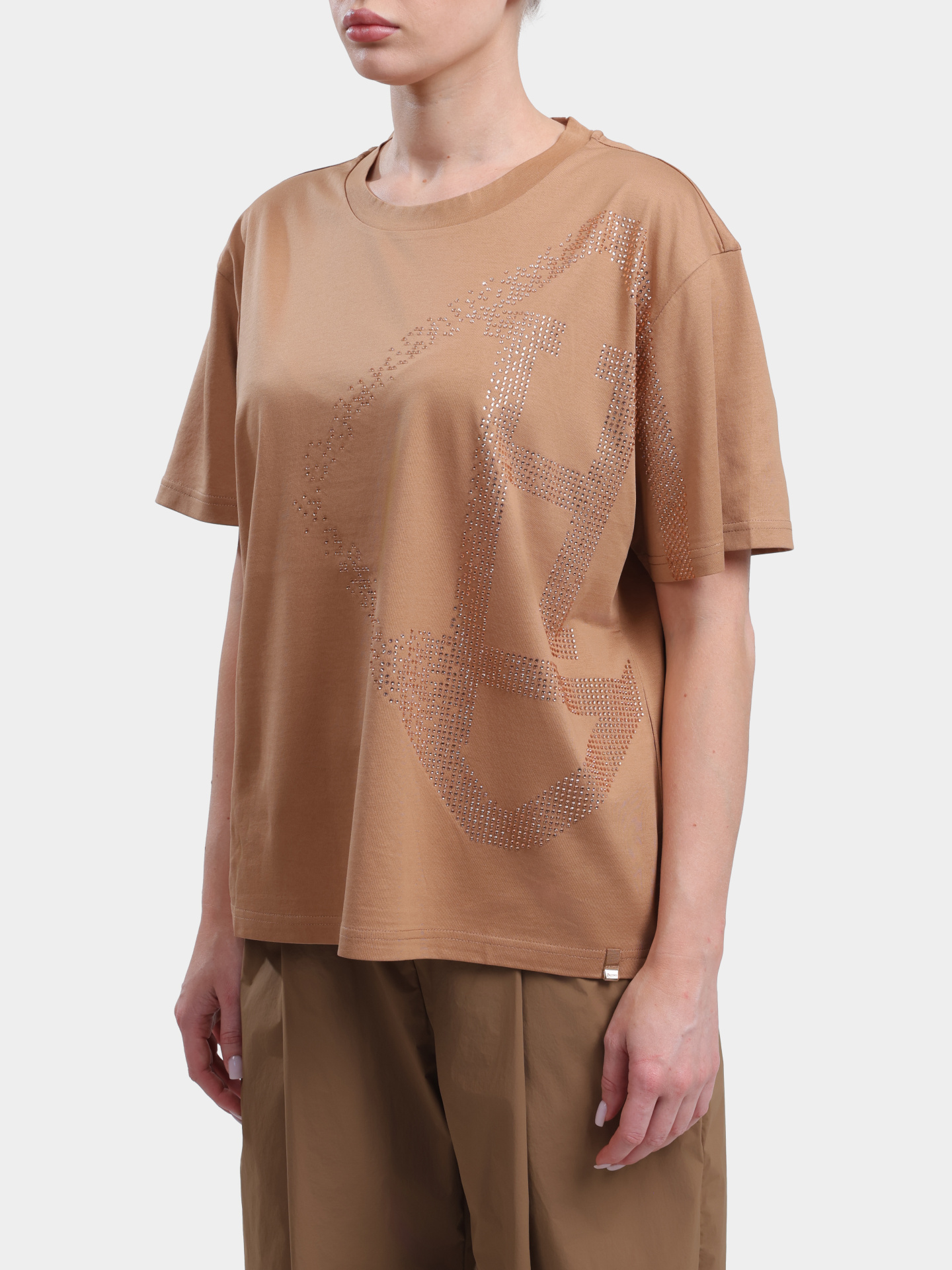 Футболка Herno JG000321D 52125 2141 бежевая женская с крупным принтом страз — купить в интернет-магазине Verdistore