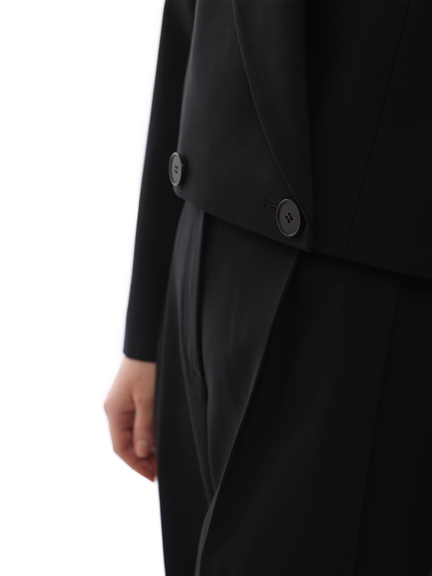 Жакет Alexander McQueen 702145 QJACX 1000 черный женский укороченный — купить в интернет-магазине Verdistore