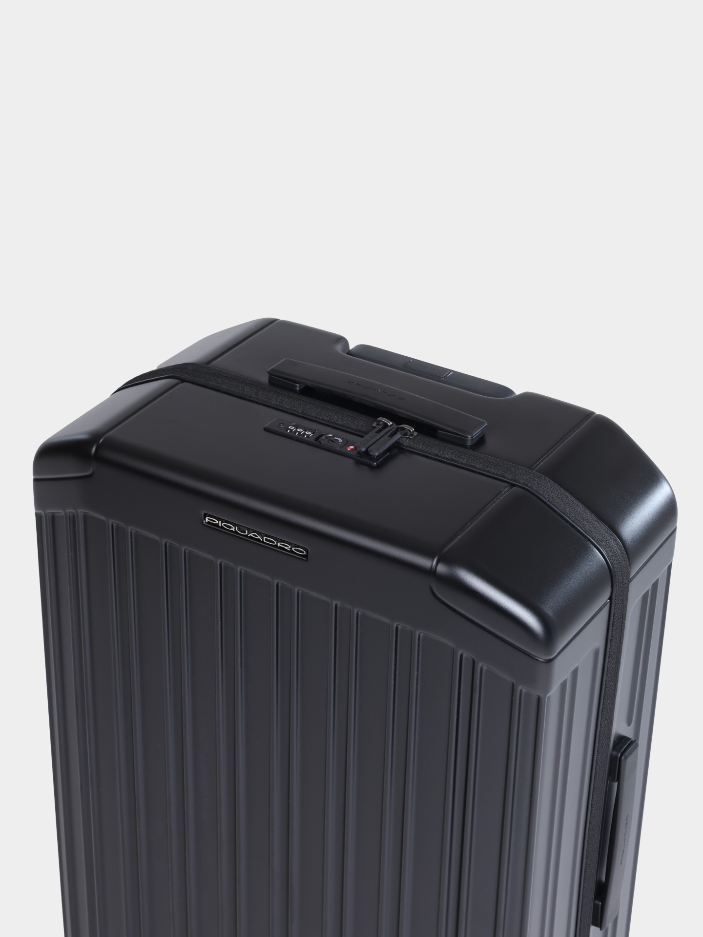 Чемодан BV4427PQL/NO черный  — купить в интернет-магазине Verdistore