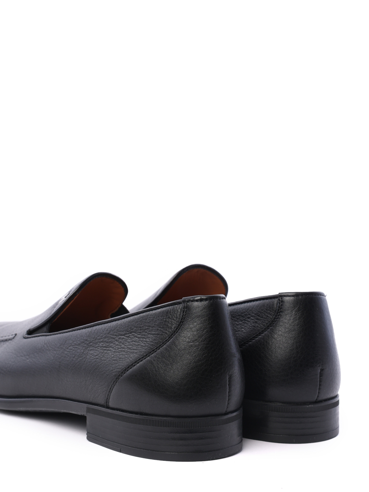 Мокасины на каблуке из черной фактурной кожи  — купить в интернет-магазине Verdistore