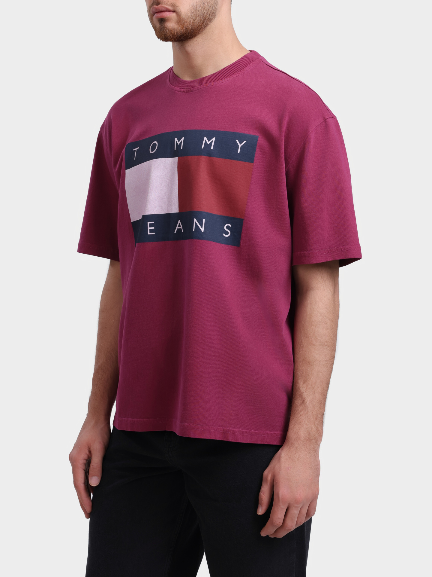 Футболка Tommy Jeans DM0DM18547 VVK хлопковая мужская — купить в интернет-магазине Verdistore