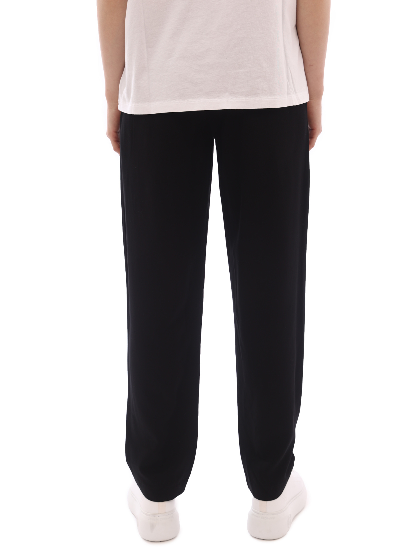 Брюки Armani Exchange 3LYP21 YNXSZ 1200 черные женские с защипами — купить в интернет-магазине Verdistore