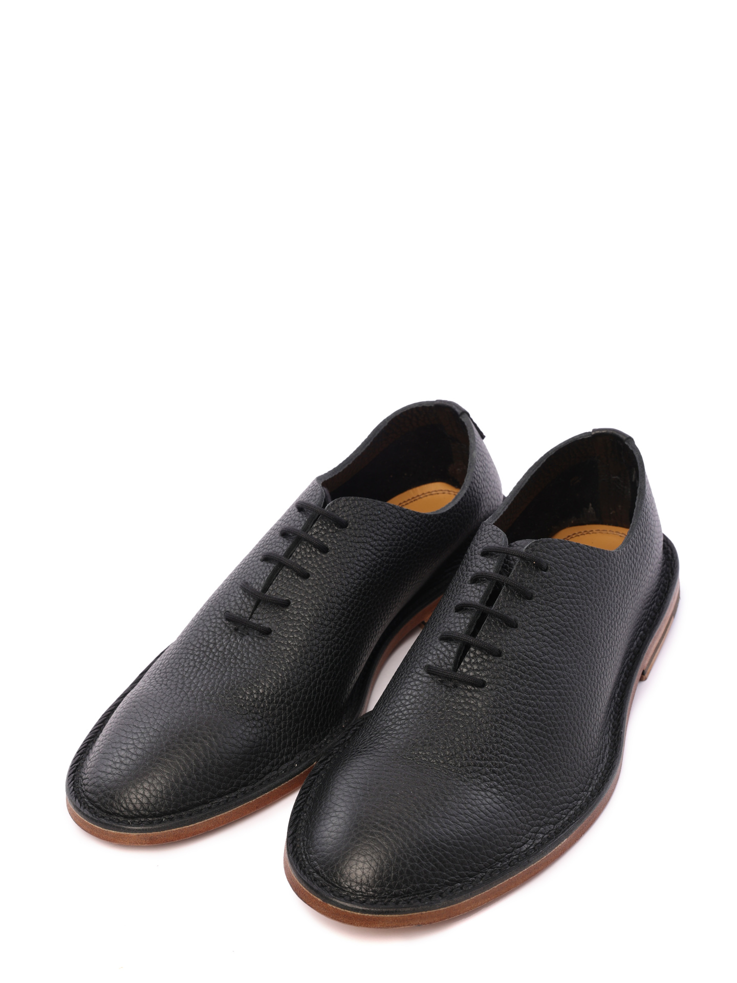 Туфли черные из мелкозернистой кожи и с коричневой подошвой — купить в интернет-магазине Verdistore