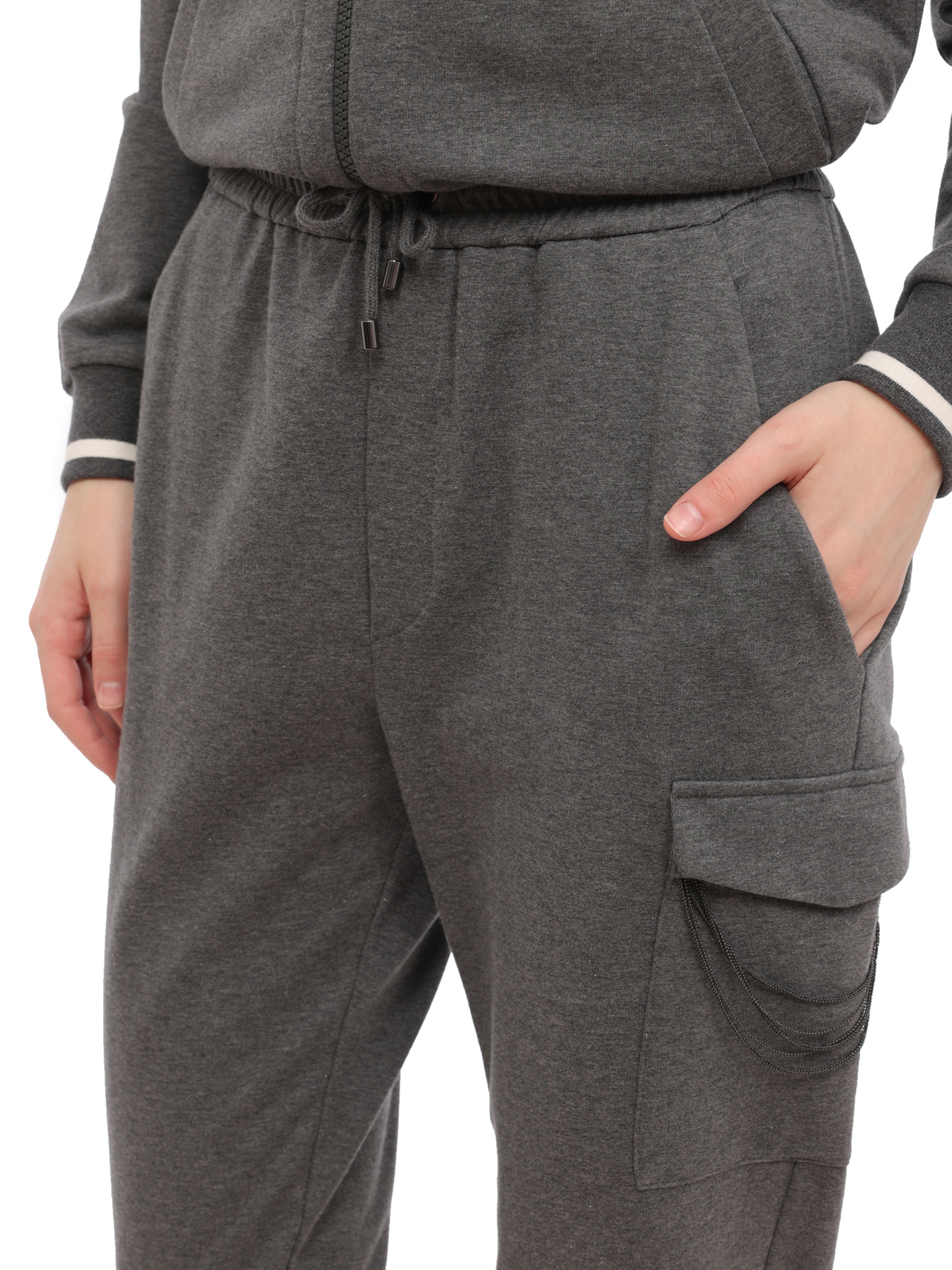 Брюки Brunello Cucinelli MH827S6599 серые женские с накладным карманом — купить в интернет-магазине Verdistore