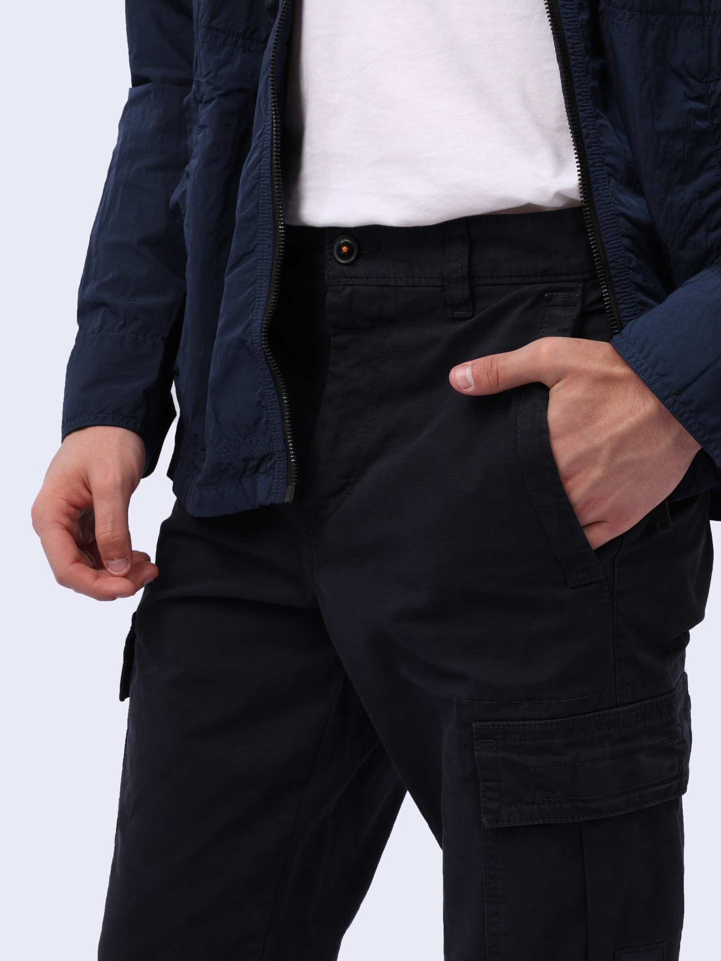 Брюки Boss 50519573 404 темно-синие мужские с накладными карманами — купить в интернет-магазине Verdistore