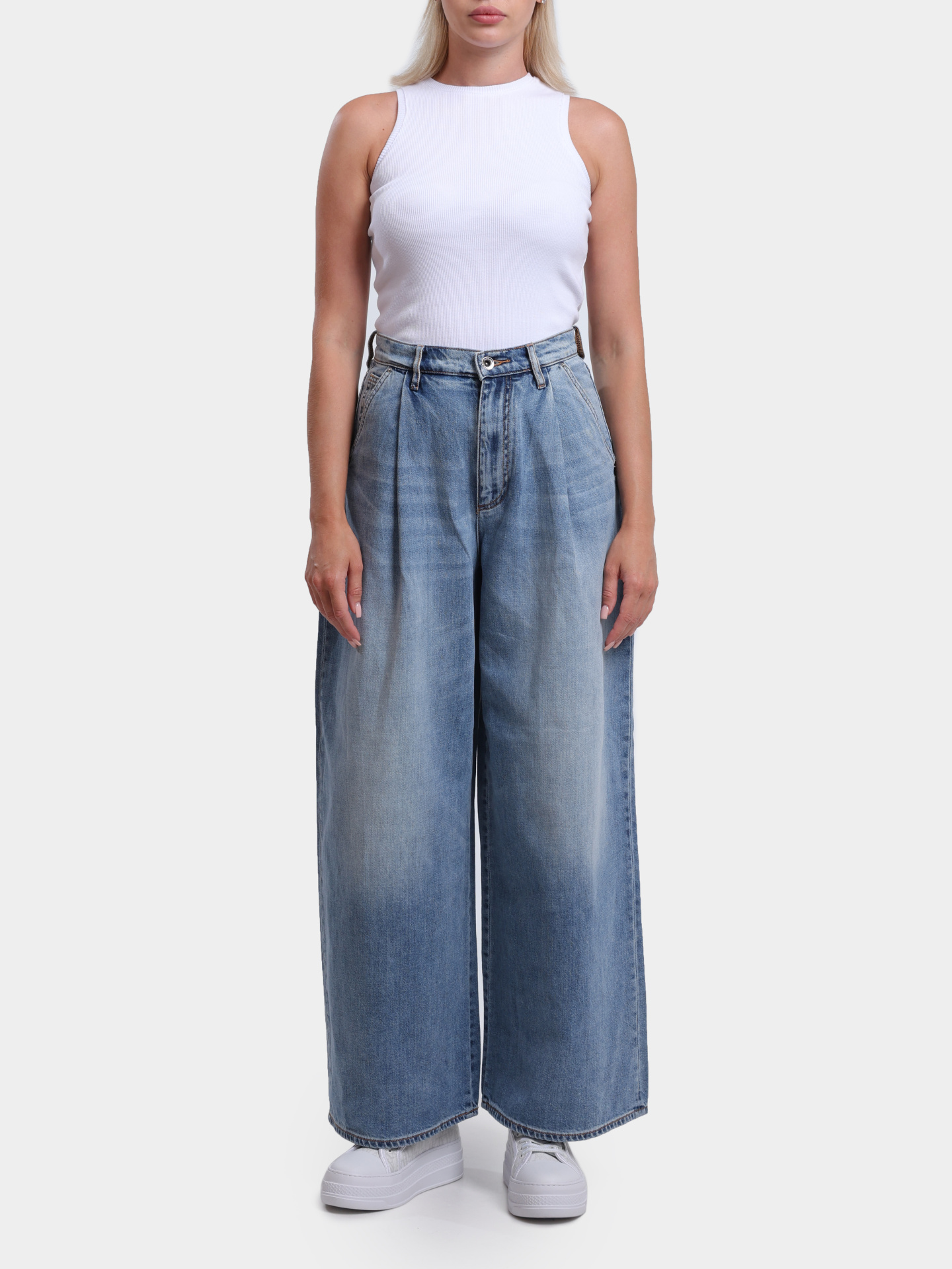 Джинсы Armani Exchange XW000137 AF12851 MB003 светло-синие женские — купить в интернет-магазине Verdistore