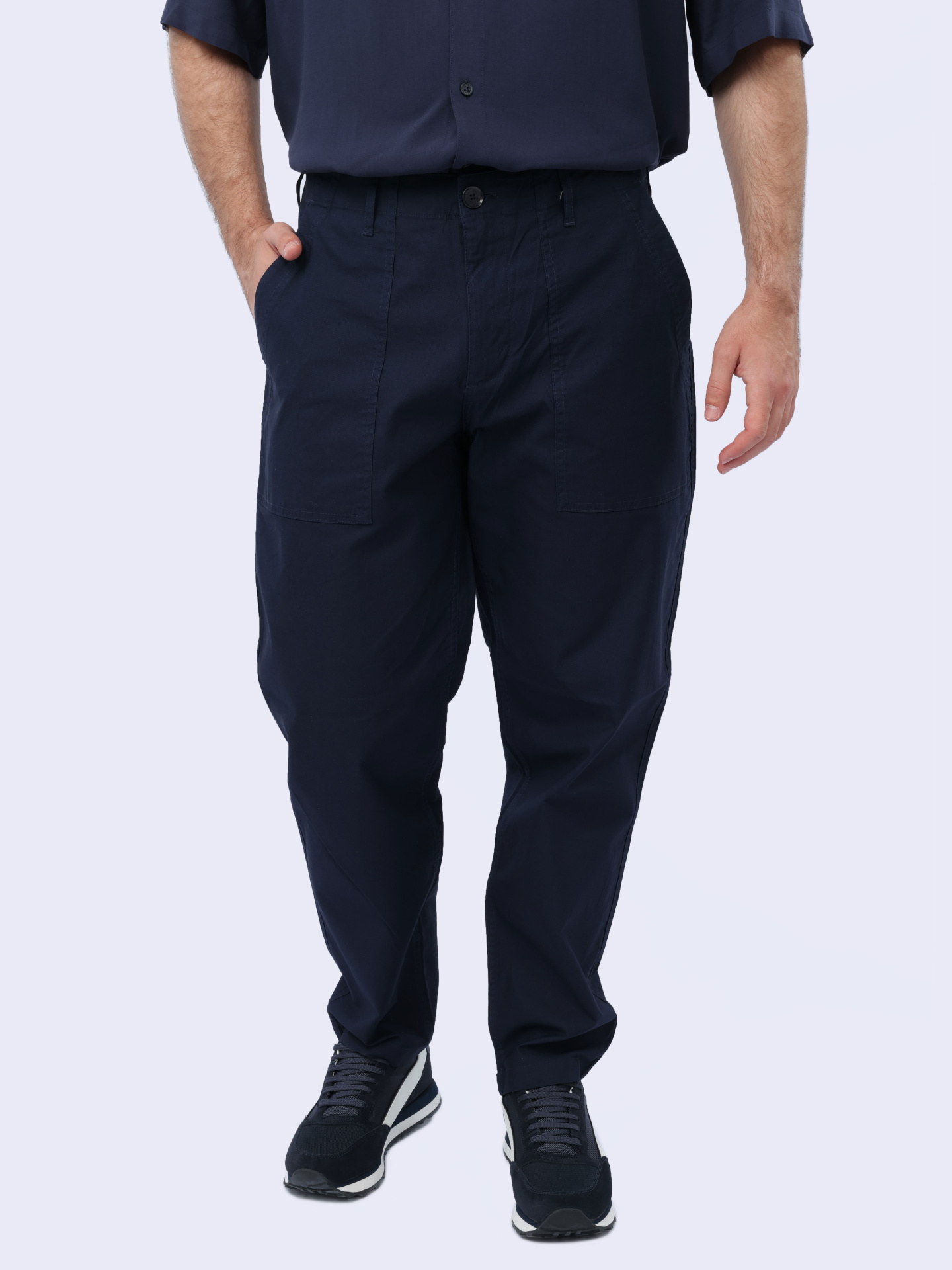 Брюки Armani Exchange 3DZP28 ZN4JZ 15BA темно-синие мужские с накладными карманами — купить в интернет-магазине Verdistore