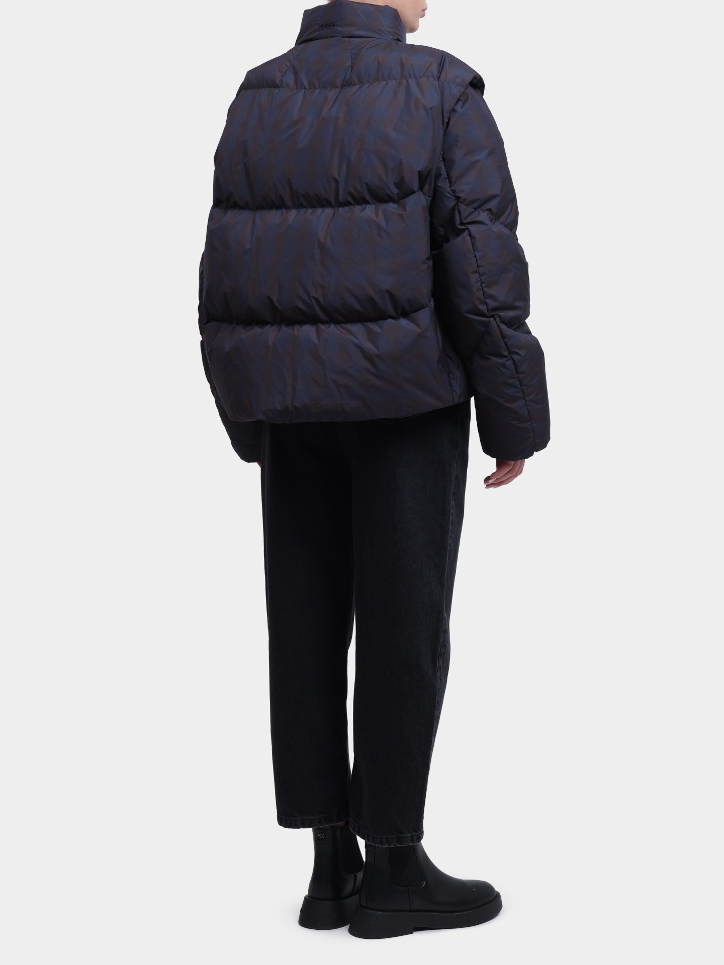 Пуховик Herno Laminar PI00387DL 12850 8992 укороченный женский — купить в интернет-магазине Verdistore