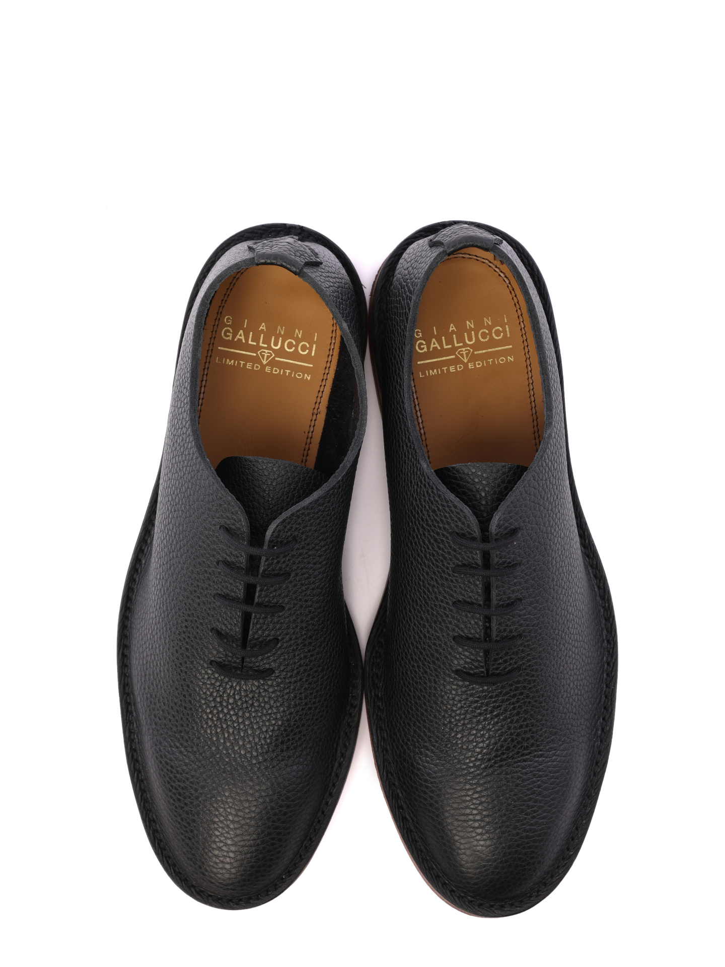 Туфли черные из мелкозернистой кожи и с коричневой подошвой — купить в интернет-магазине Verdistore