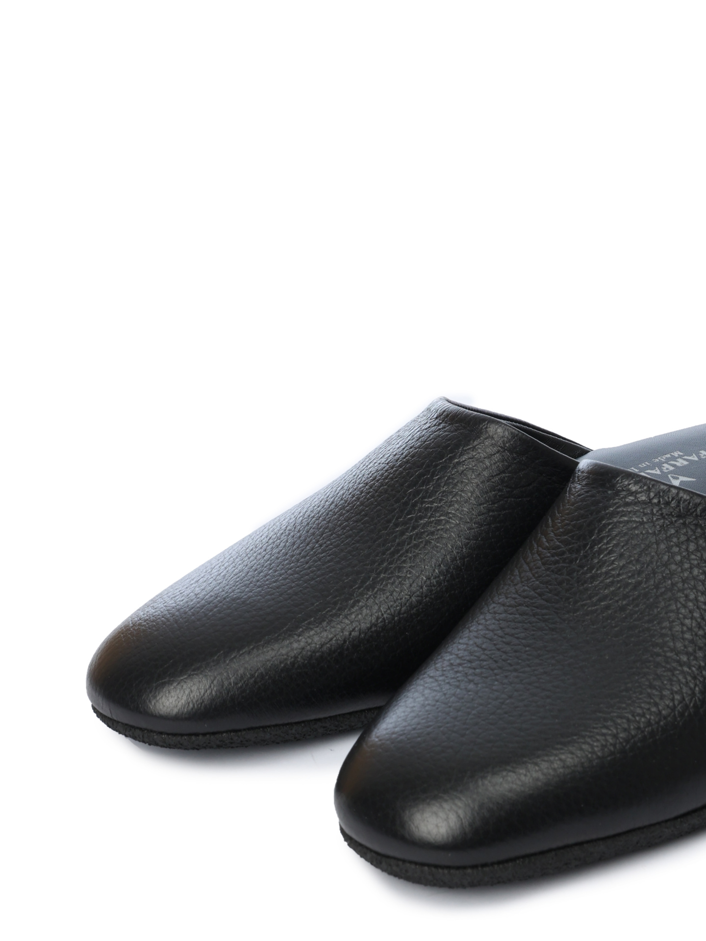 Шлепанцы черные из мелкозернистой кожи  — купить в интернет-магазине Verdistore