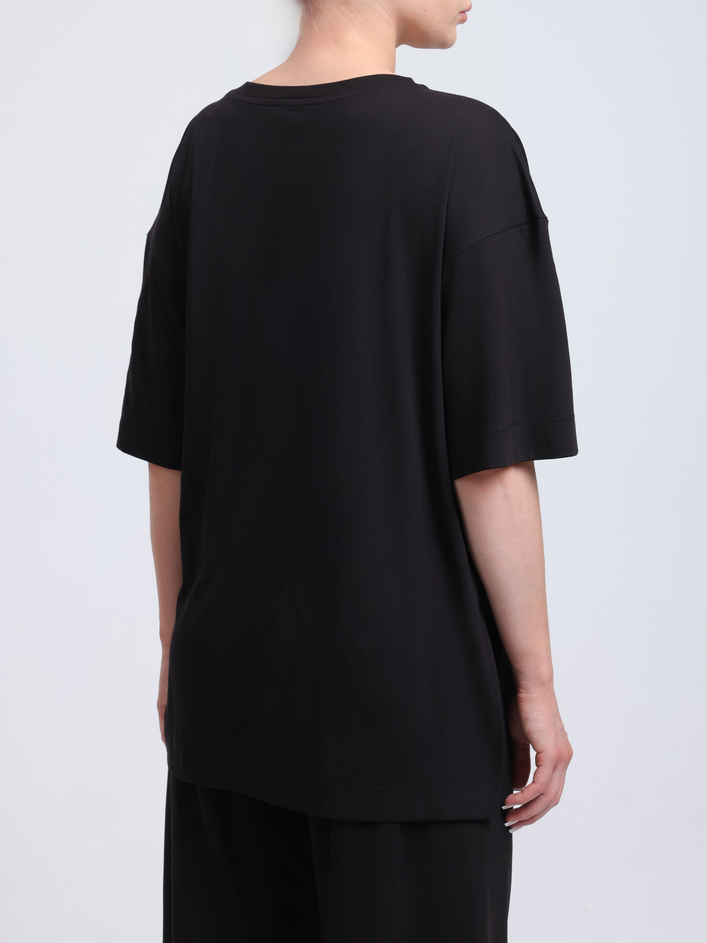 Блуза Re Vera 26-27-2432 632 черная женская с драпировкой — купить в интернет-магазине Verdistore