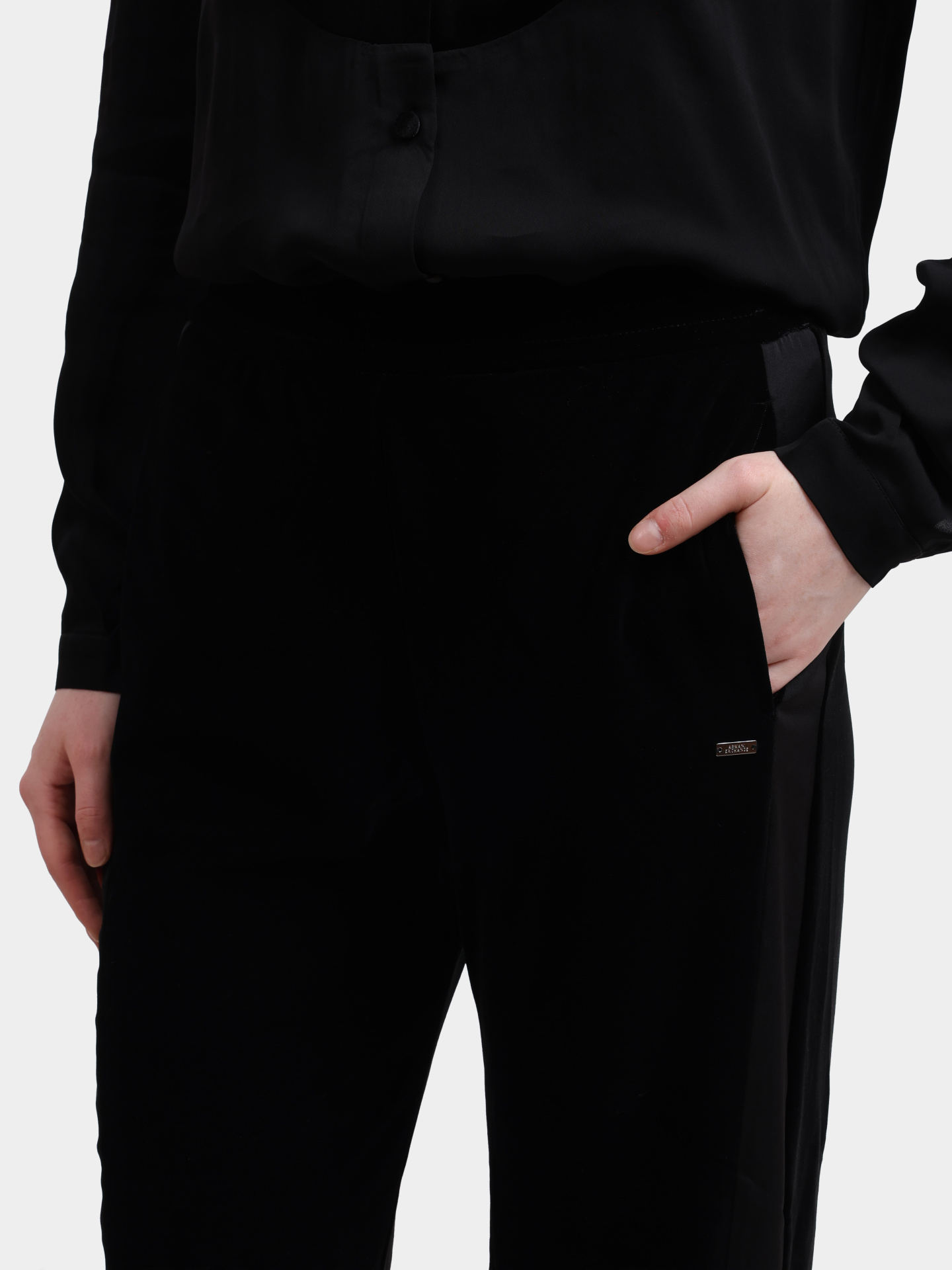 Брюки Armani Exchange XW000790 AF16147 UC001 бархатные женские — купить в интернет-магазине Verdistore