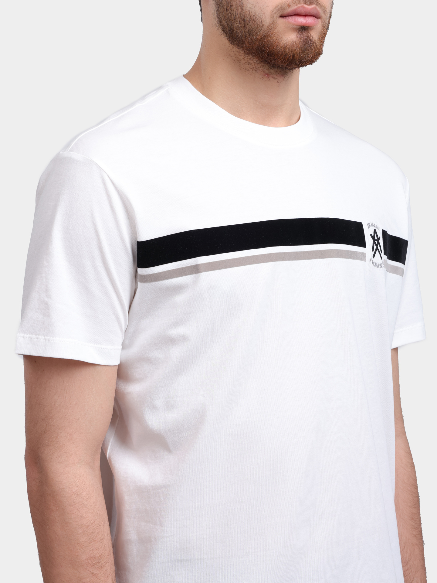 Футболка Armani Exchange XM001792 AF12308 U0009 белая мужская — купить в интернет-магазине Verdistore