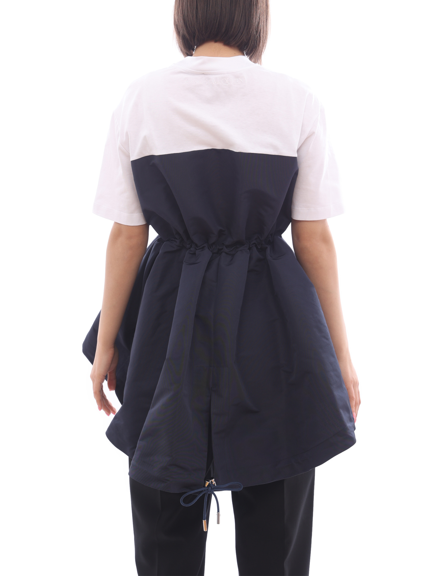 Футболка Alexander McQueen 686875-QLAAA 0903 асимметричная женская — купить в интернет-магазине Verdistore