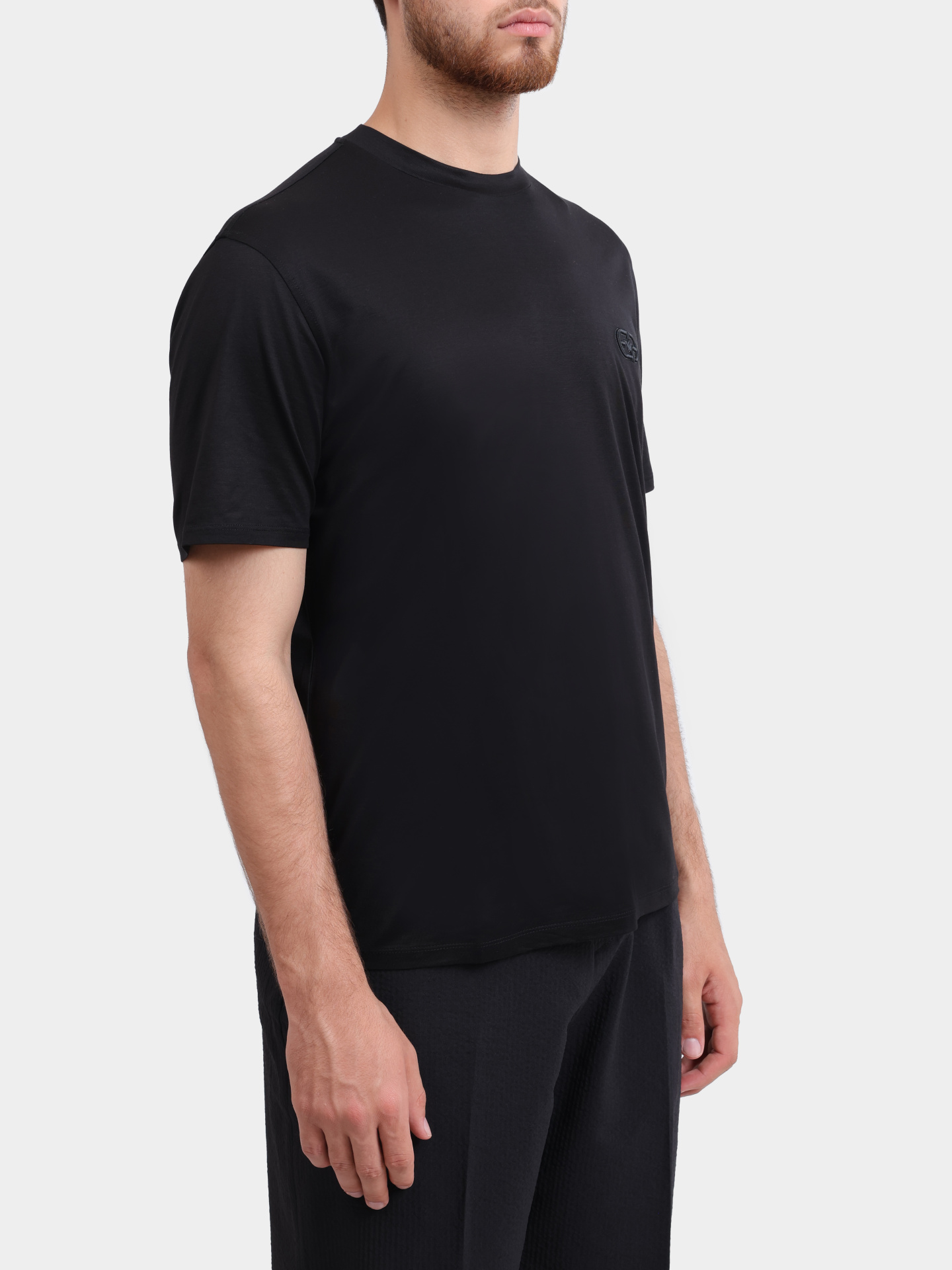 Футболка Emporio Armani EM004585 AF10017 UC001 черная мужская — купить в интернет-магазине Verdistore