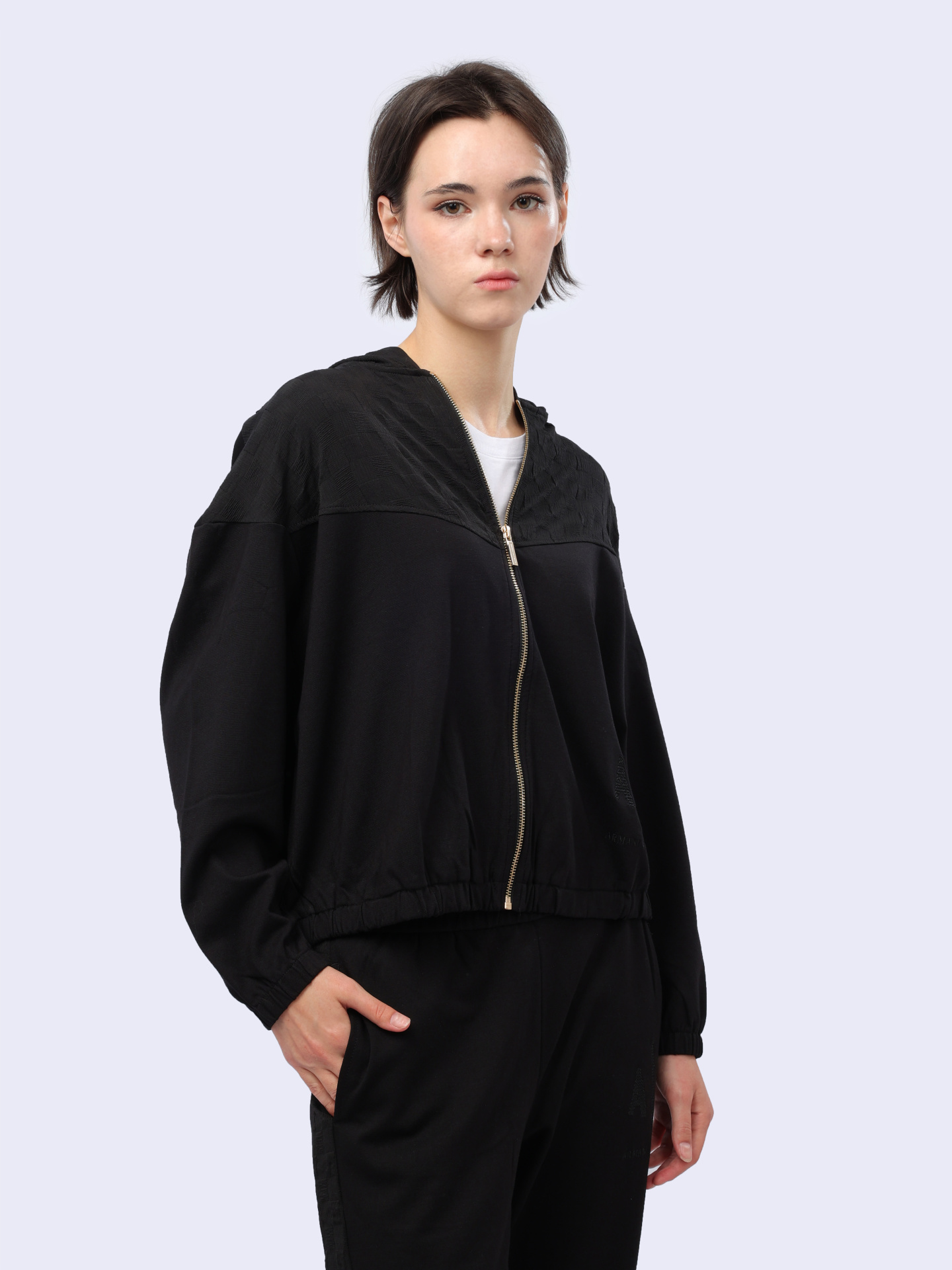 Мастерка Armani Exchange 3DYM88 YJESZ 1200 черная женская с капюшоном — купить в интернет-магазине Verdistore