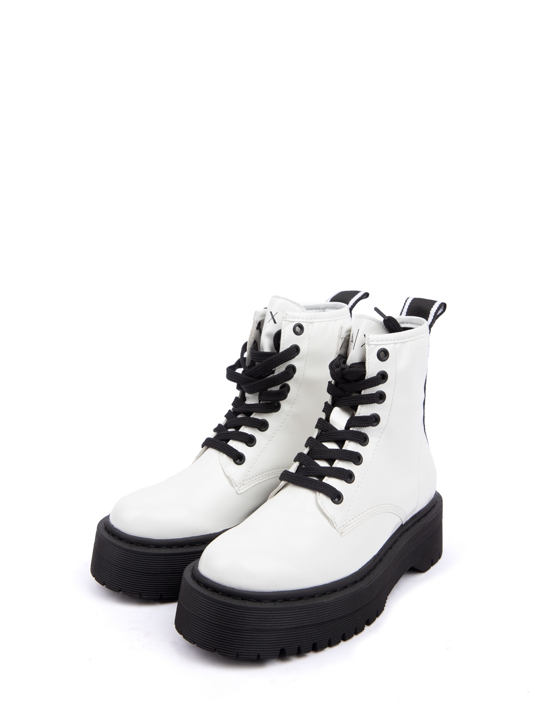 Ботинки Armani Exchange XDN018 XV349 00894 белые женские с контрастной подошвой — купить в интернет-магазине Verdistore