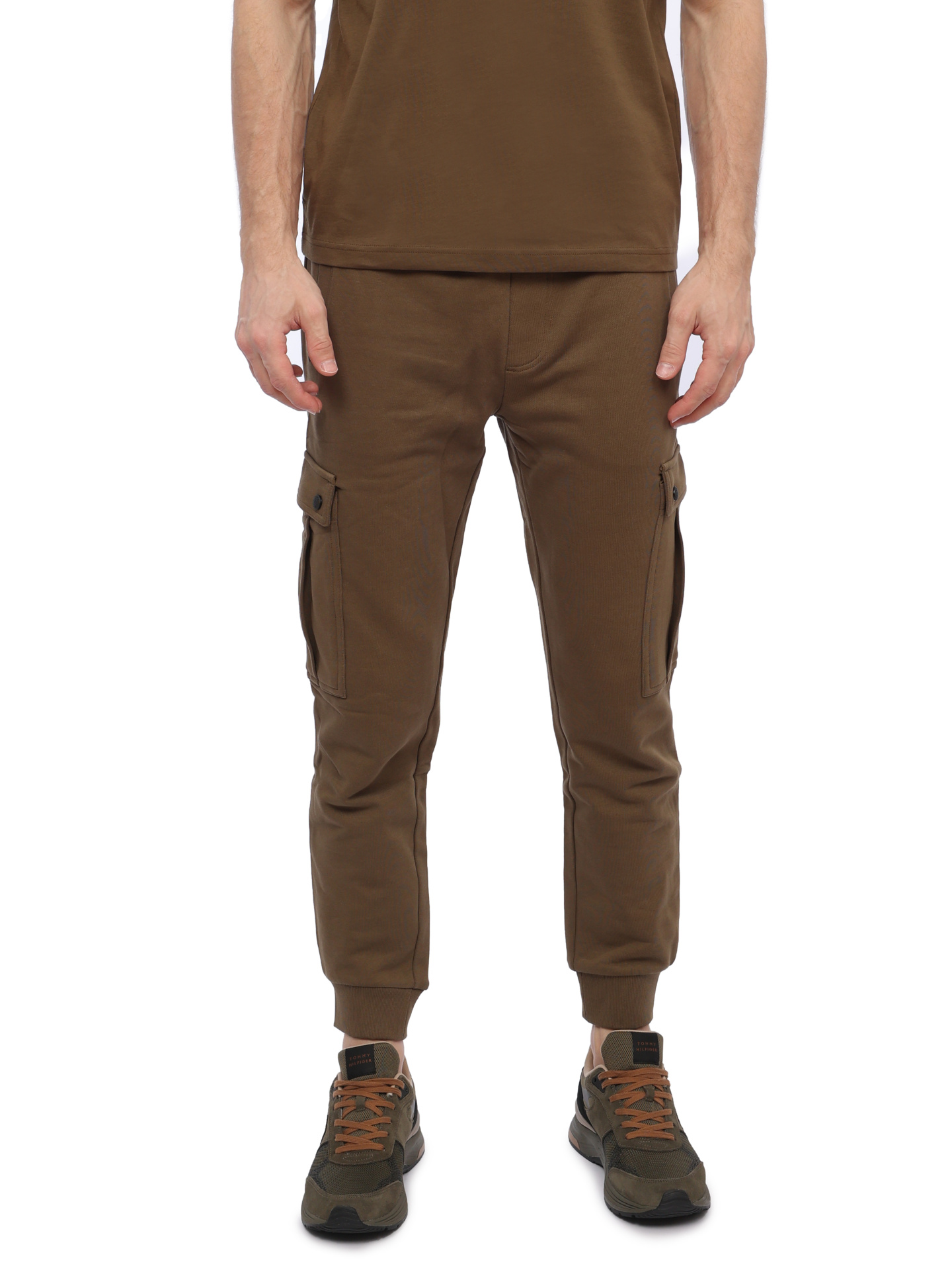 Брюки спортивные Boss 50507886 368 хаки мужские с накладными карманами — купить в интернет-магазине Verdistore