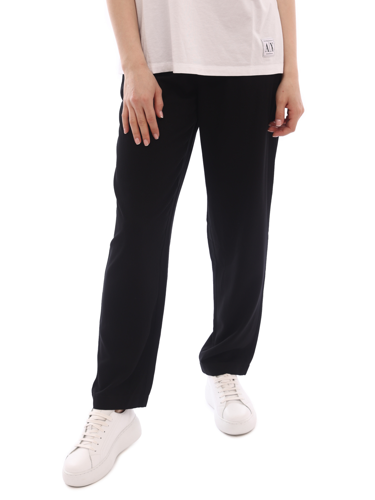 Брюки Armani Exchange 3LYP21 YNXSZ 1200 черные женские с защипами — купить в интернет-магазине Verdistore