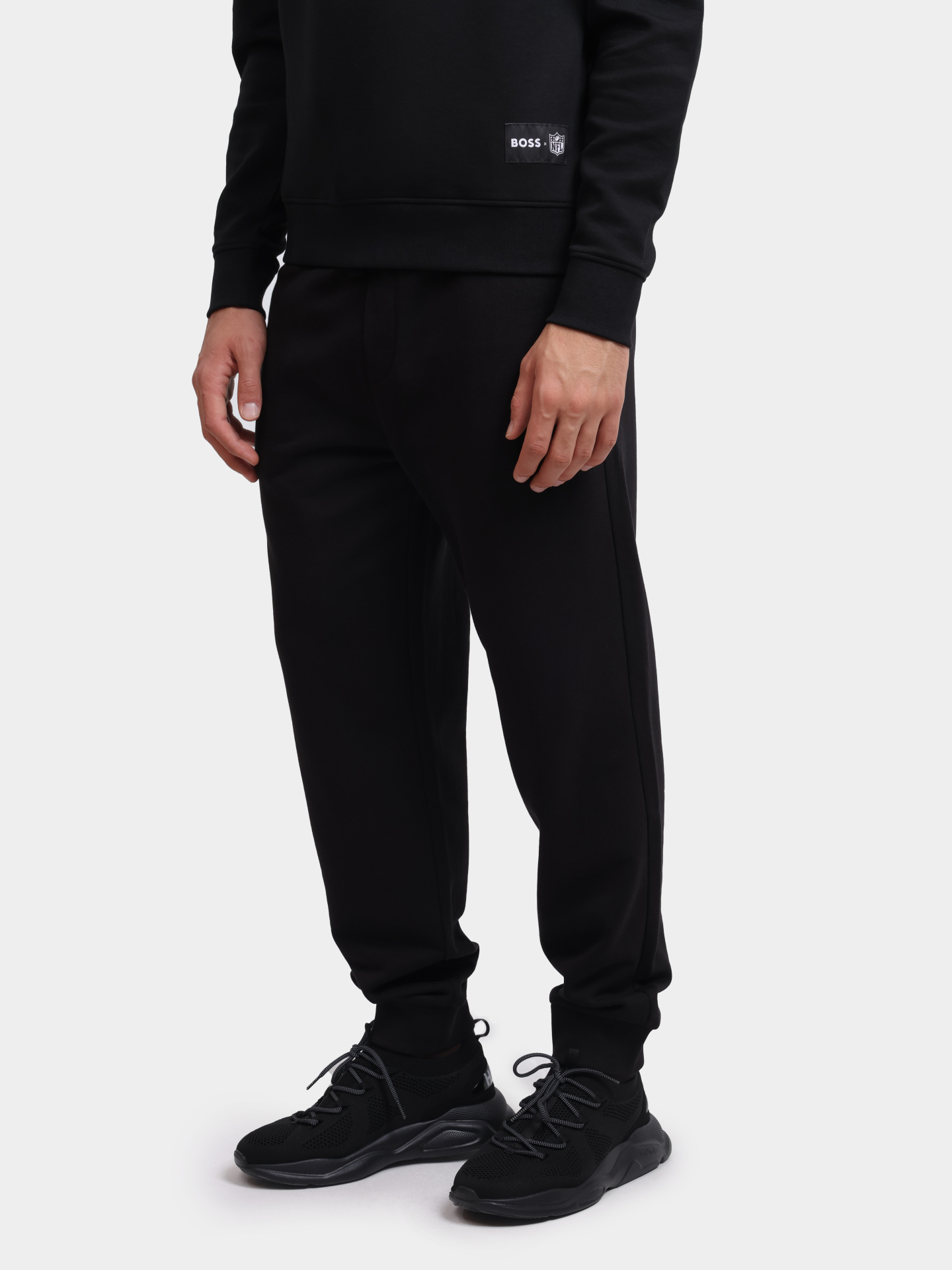 Джоггеры Hugo 50489617 001 черные мужские из хлопка — купить в интернет-магазине Verdistore