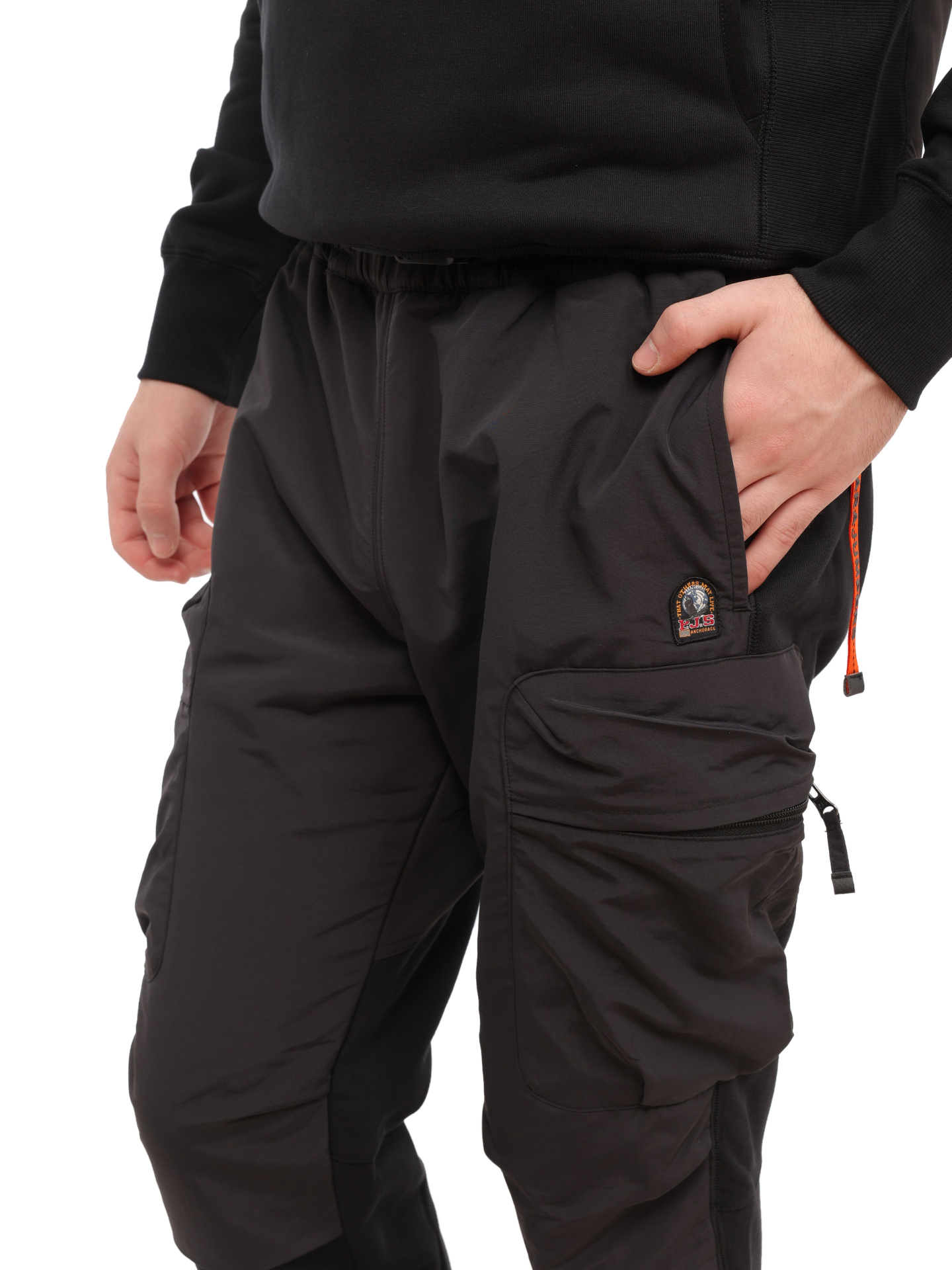 Брюки черные хлопковые с нашитыми карманами и манжетами снизу — купить в интернет-магазине Verdistore