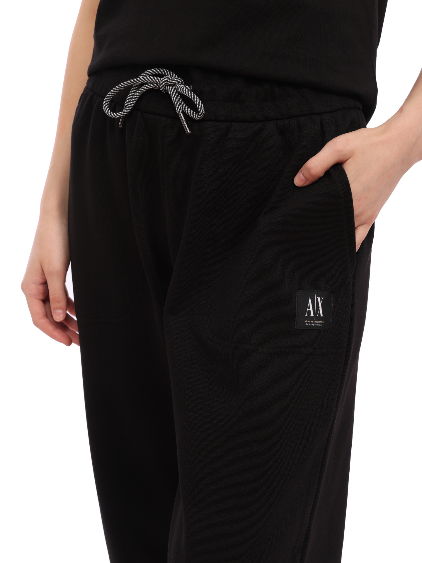 картинка Брюки спортивные Armani Exchange 3RYP88 YJDVZ 1200 черные женские из хлопка от магазина Verdistore