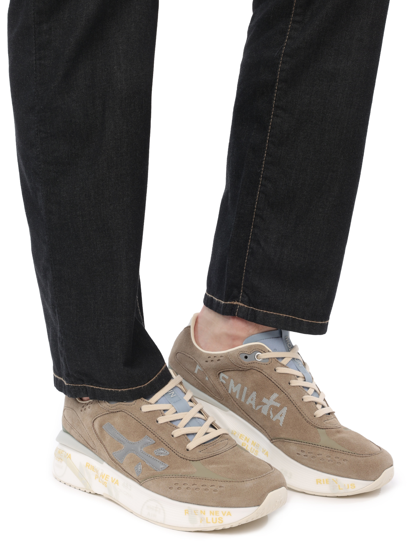 Кроссовки замшевые с кожаным патчем-логотипом по бокам — купить в интернет-магазине Verdistore