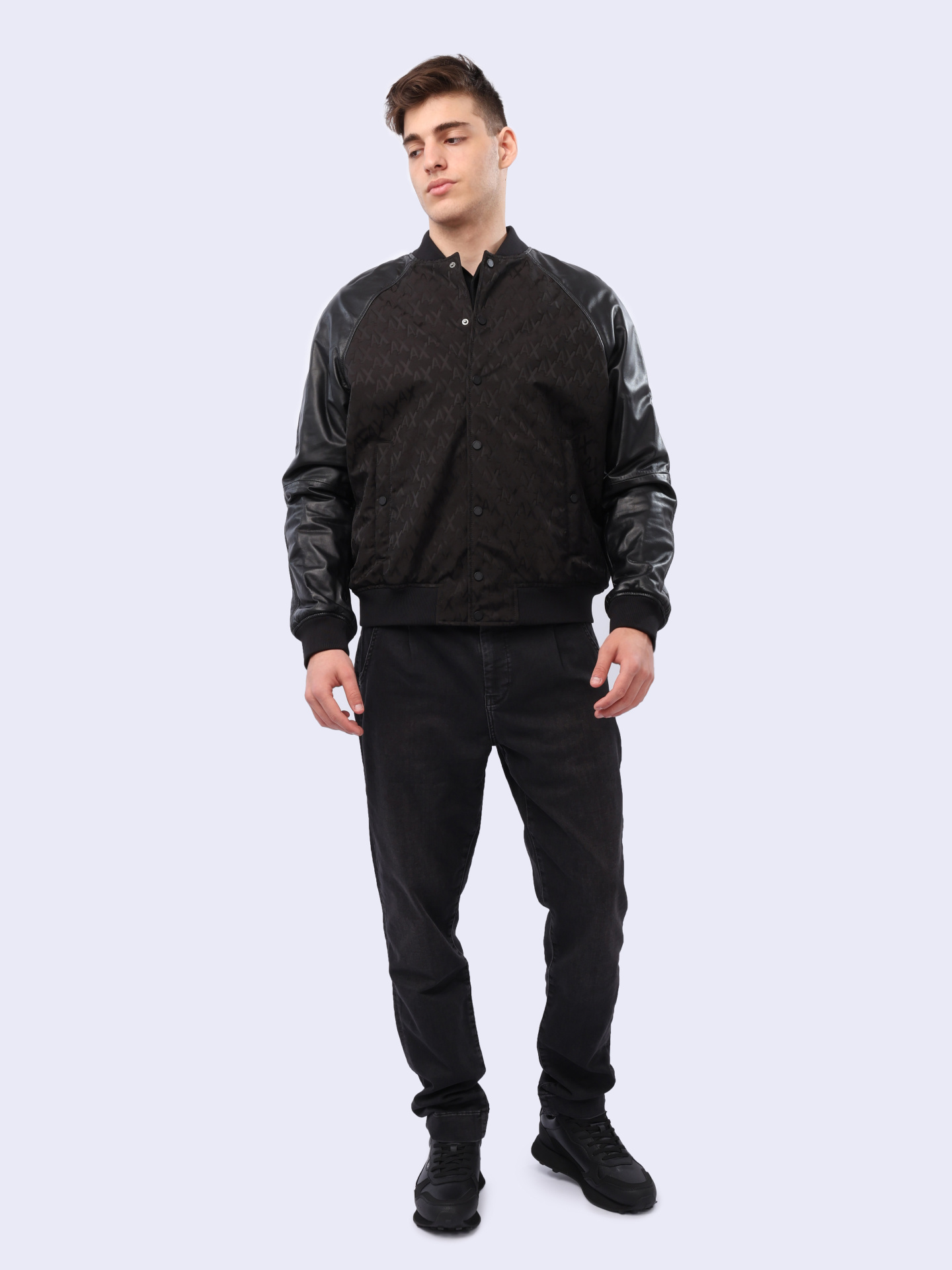 Бомбер Armani Exchange XM000002 AF10114 черный мужской с кожаными вставками — купить в интернет-магазине Verdistore