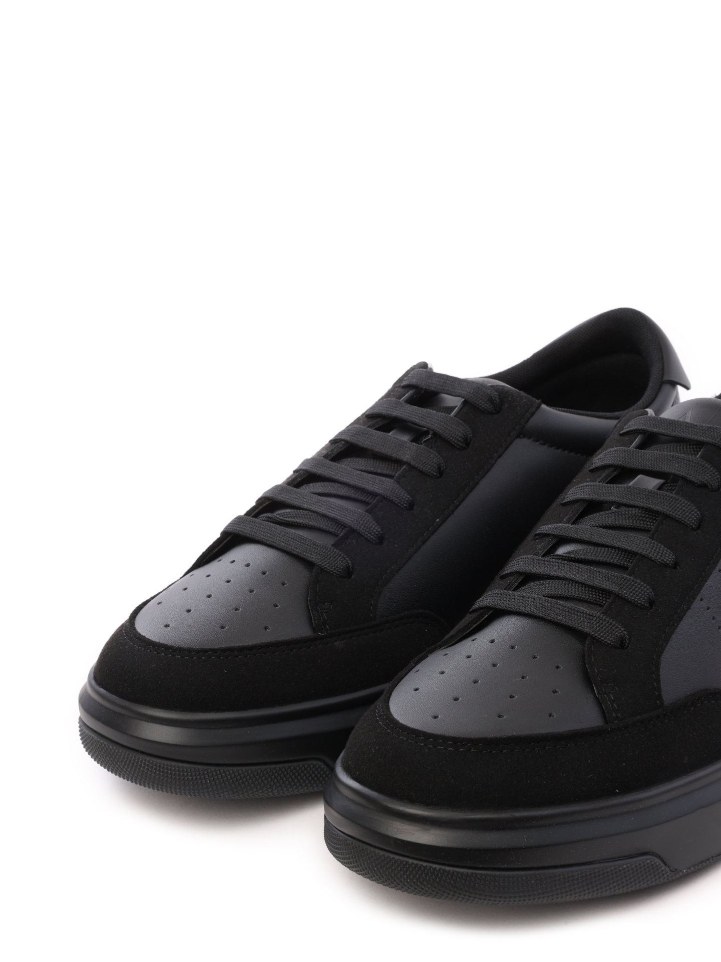 Кеды Armani Exchange XUX177 XV762 K001 черные мужские с замшевыми вставками  — купить в интернет-магазине Verdistore