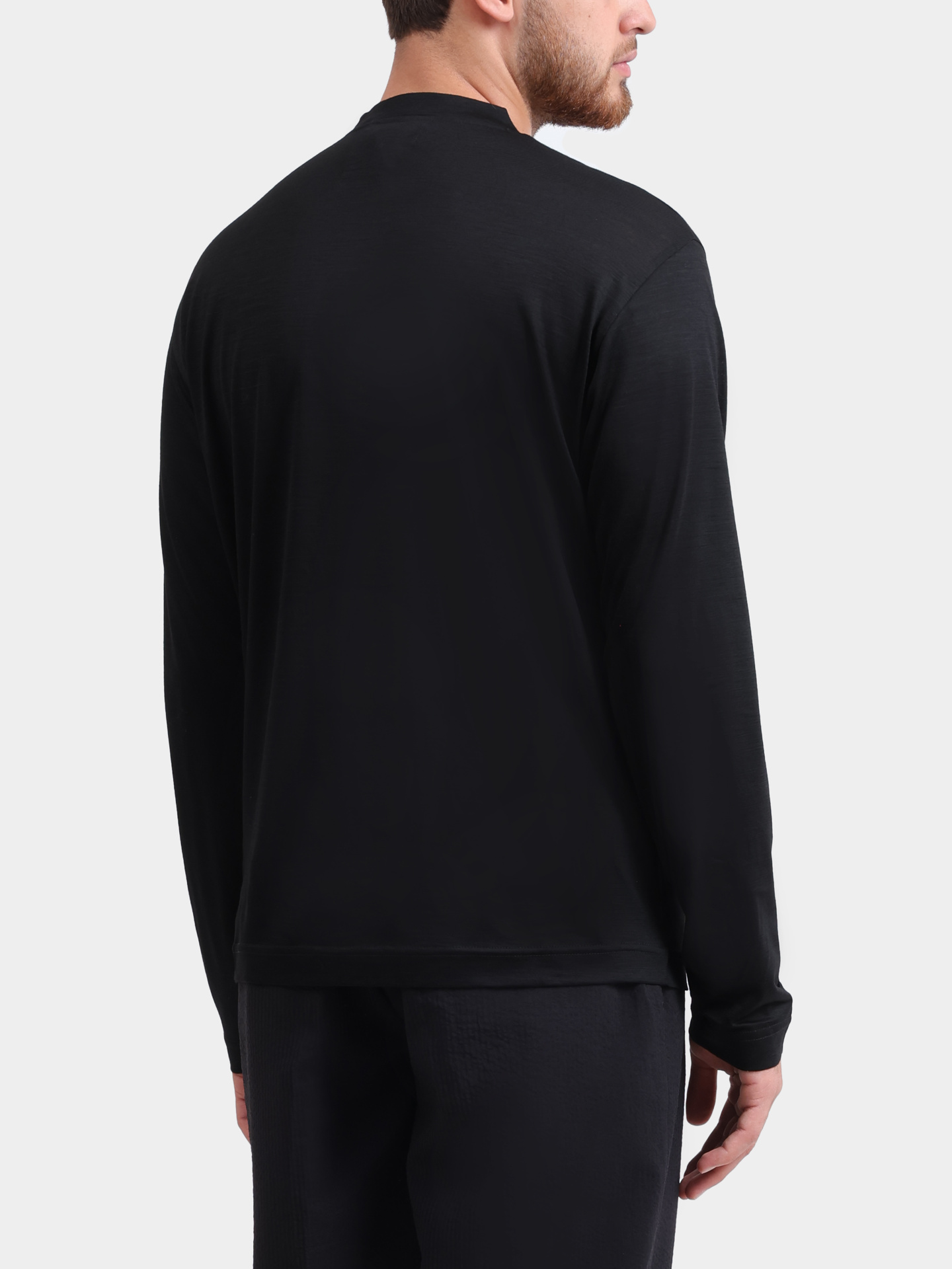 Лонгслив Emporio Armani EM004516 AF22405 UC001 черный мужской из шерсти — купить в интернет-магазине Verdistore