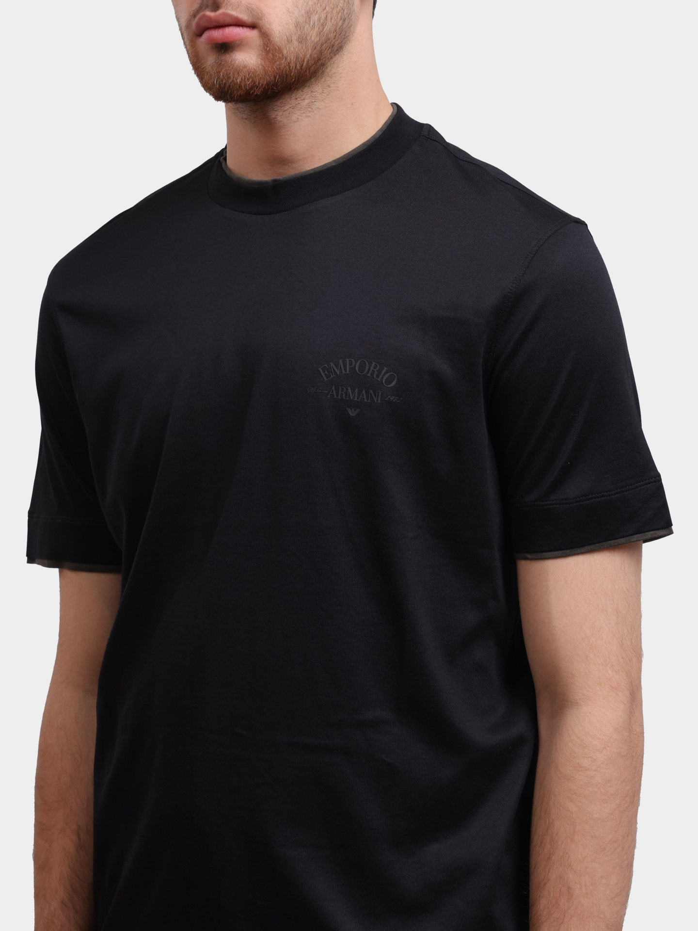 Футболка Emporio Armani EM002939 AF18312 UC001 черная мужская — купить в интернет-магазине Verdistore