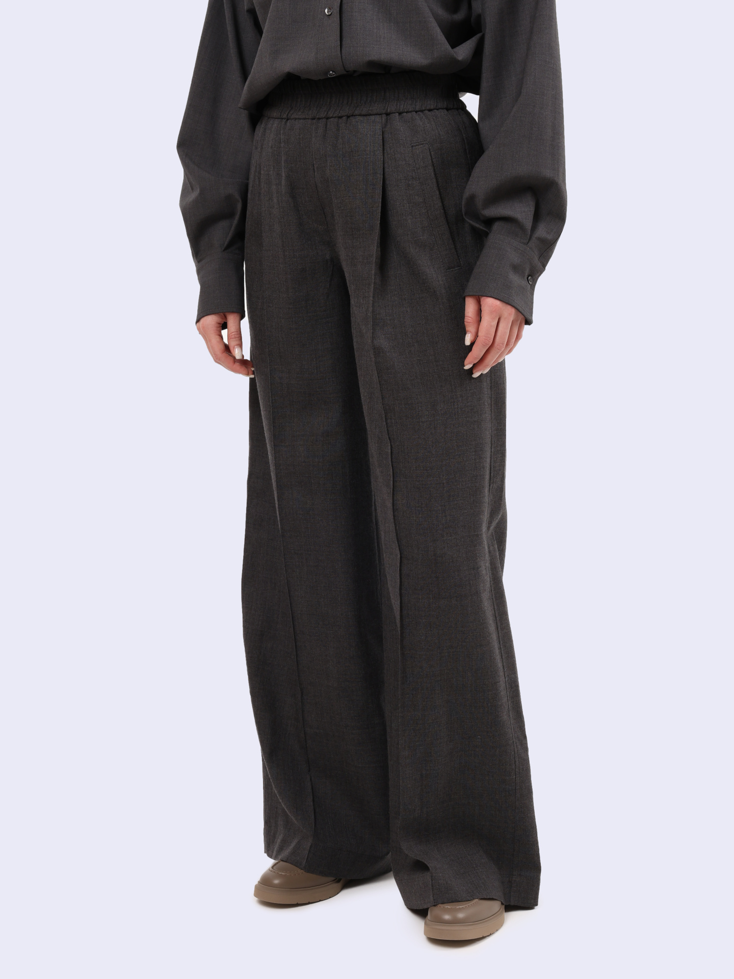 Брюки Brunello Cucinelli MD920P8721 C001 серые женские со стрелками — купить в интернет-магазине Verdistore