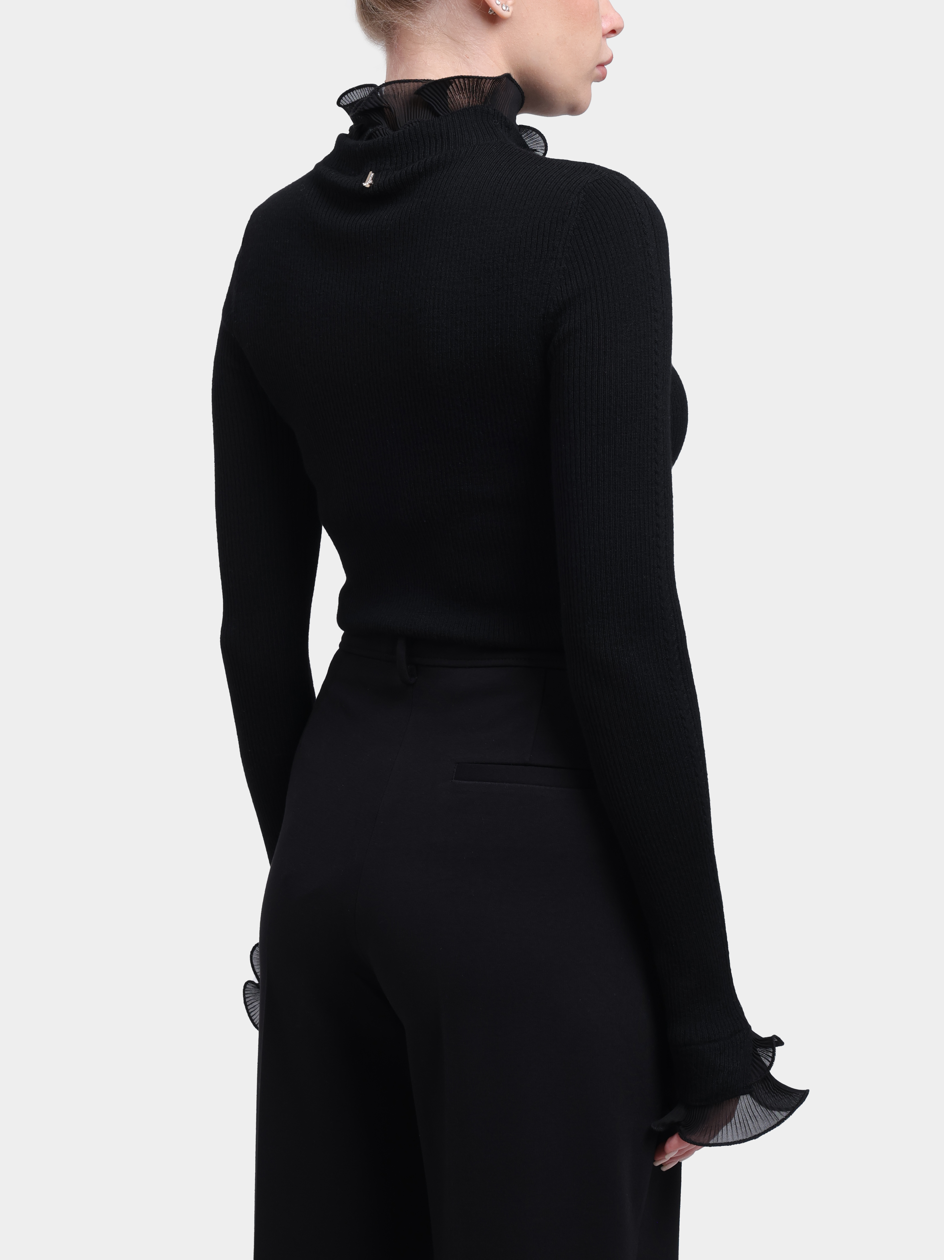 Водолазка Liu-Jo BLACK LABEL CF6043 MA82O 22222 черная женская с оборкой на горловине  — купить в интернет-магазине Verdistore