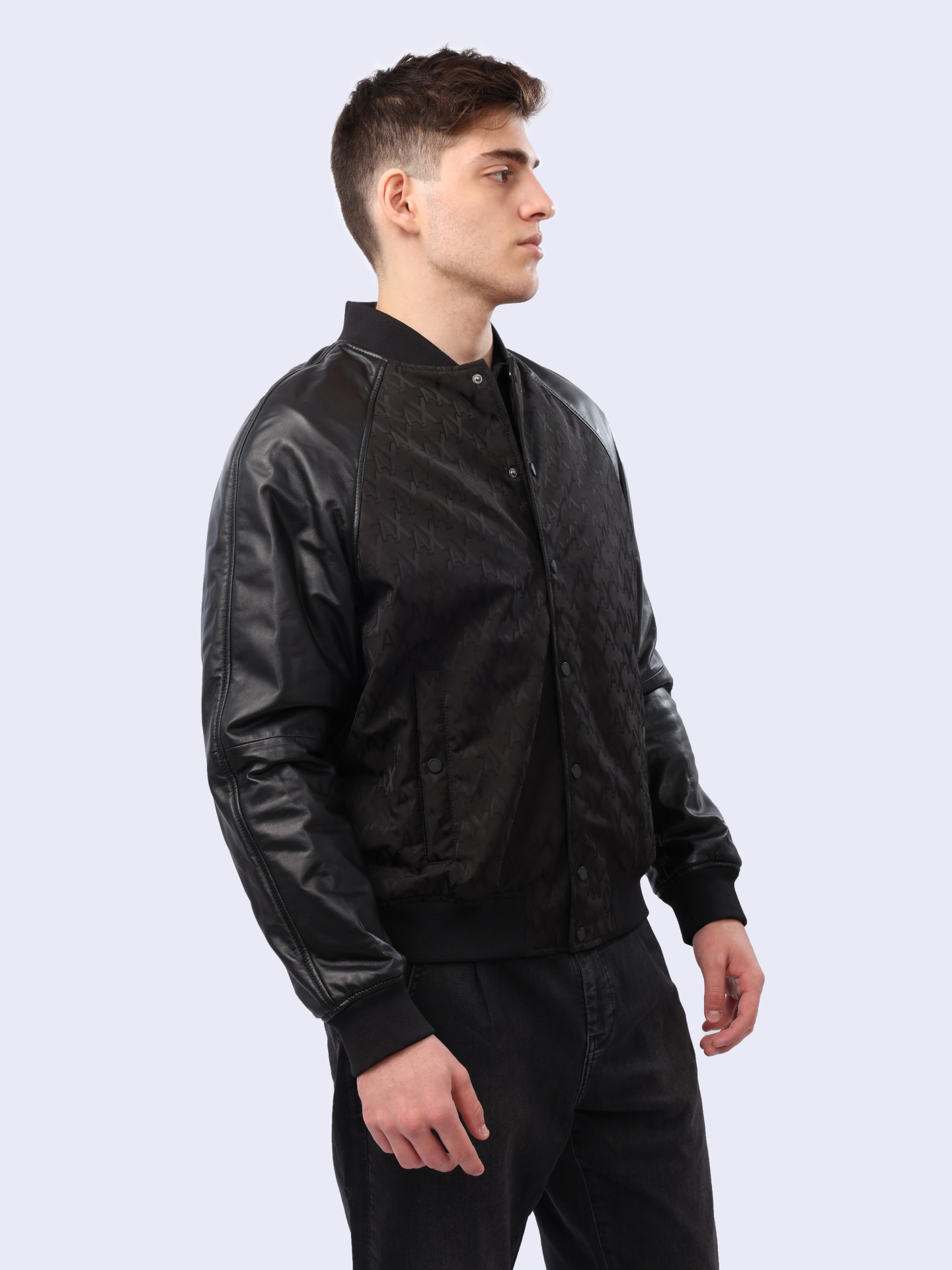 Бомбер Armani Exchange XM000002 AF10114 черный мужской с кожаными вставками — купить в интернет-магазине Verdistore
