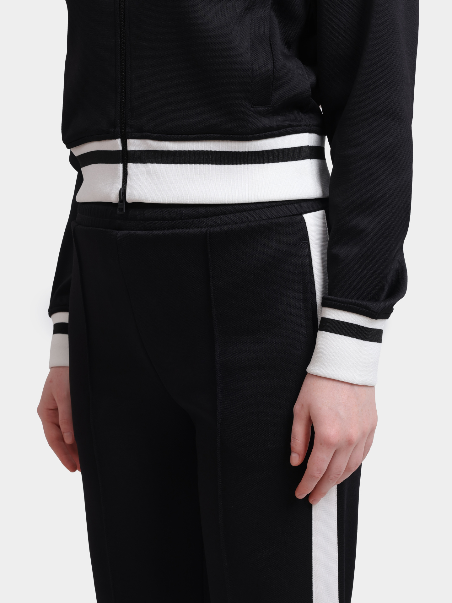 Брюки Hugo 50542758 001 черные женские с лампасами — купить в интернет-магазине Verdistore