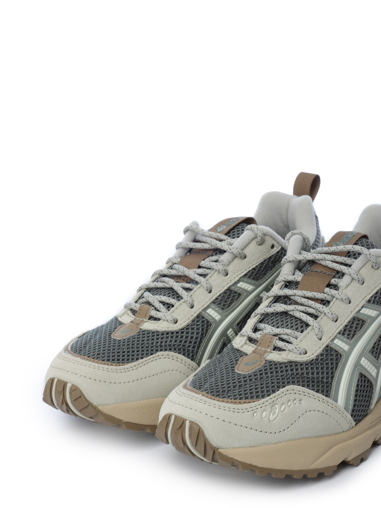 Кроссовки Asics 1203A382 021 комбинированные женские с сетчатыми вставками — купить в интернет-магазине Verdistore