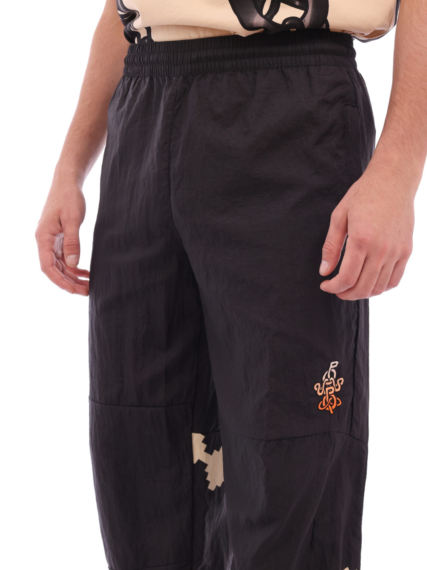 Спортивные брюки черные нейлоновые с поясом резинкой — купить в интернет-магазине Verdistore