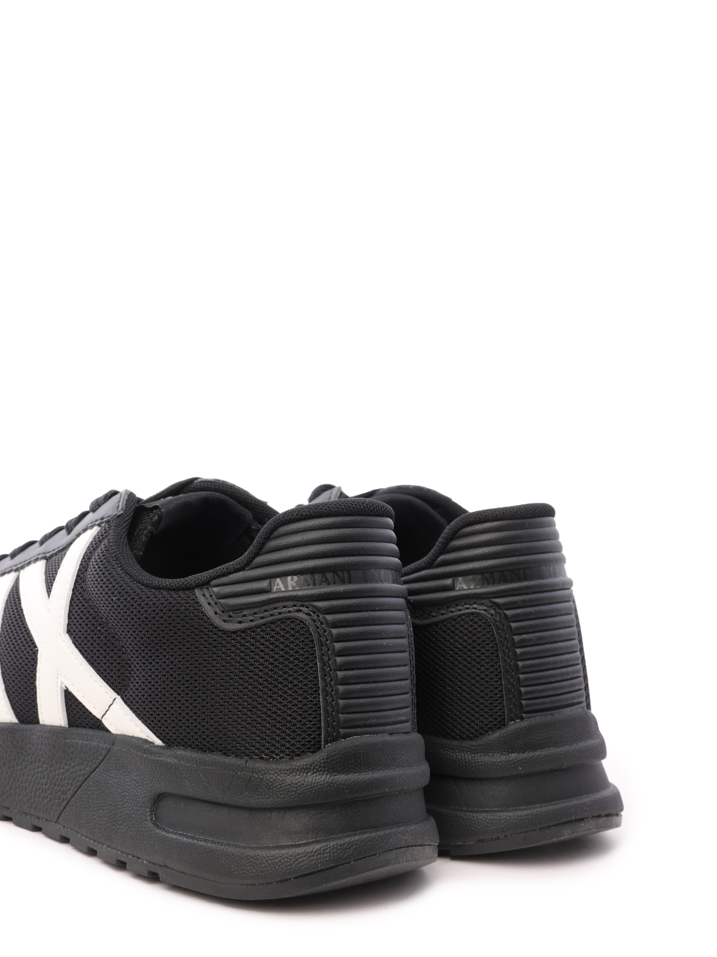 Кроссовки Armani Exchange XUX071 XV527 M217 комбинированные мужские с логотипом — купить в интернет-магазине Verdistore