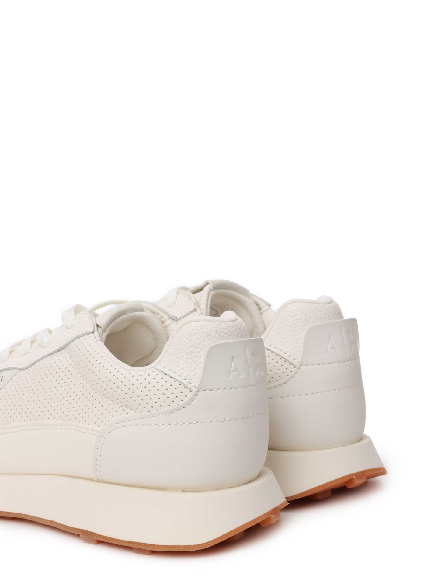 Кроссовки Armani Exchange XUX205 XV808 00894 белые мужские с перфорацией — купить в интернет-магазине Verdistore